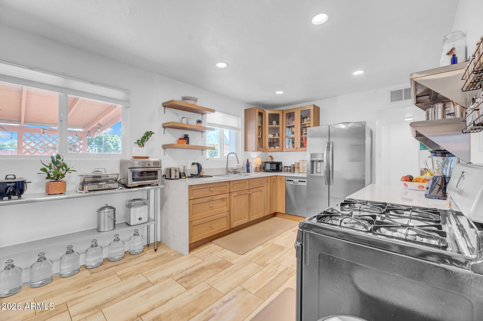 413 W CARON Street W, Phoenix, AZ 85021 — photo 13 of 23