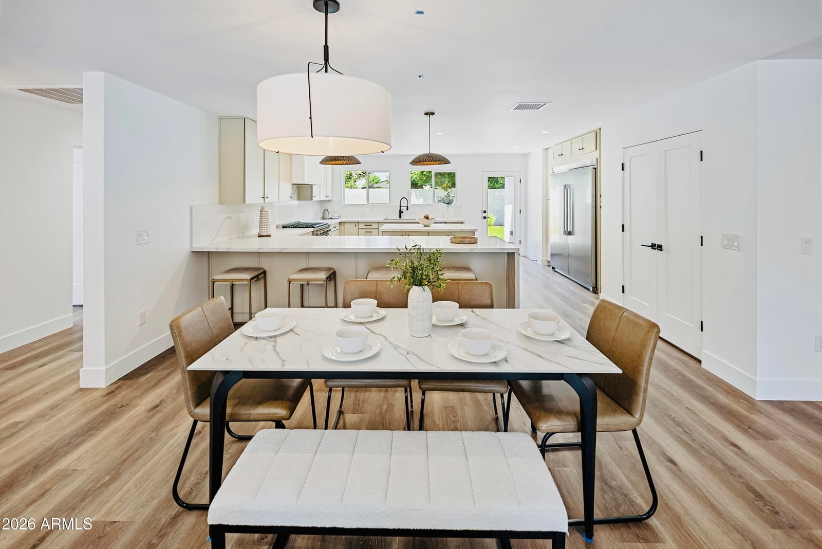 6830 N 10TH Place, Phoenix, AZ 85014 — photo 8 of 45