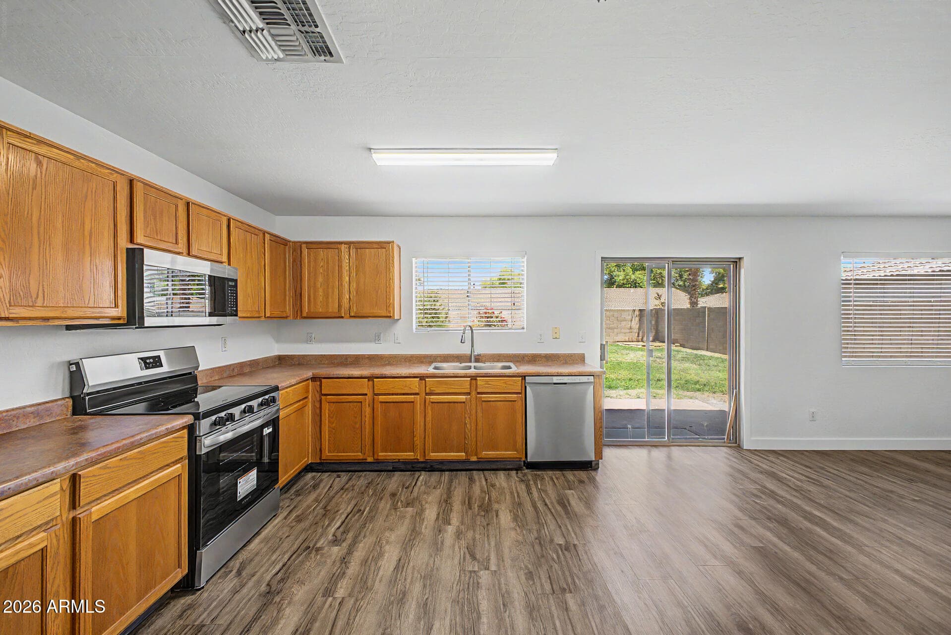43782 W SAGEBRUSH Trail, Maricopa, AZ 85138 — photo 6 of 22