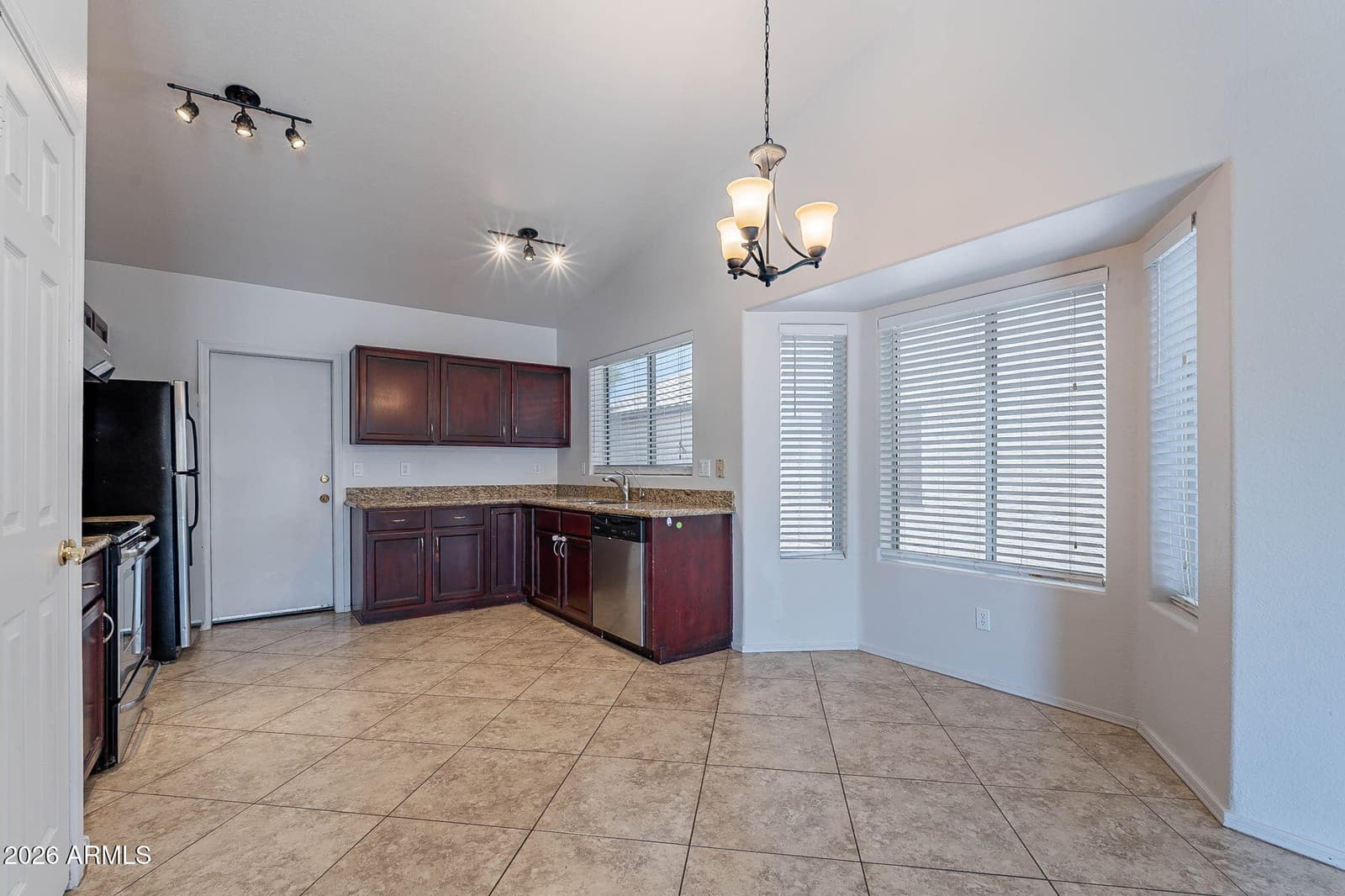 5463 W Geronimo Street, Chandler, AZ 85226 — photo 8 of 47