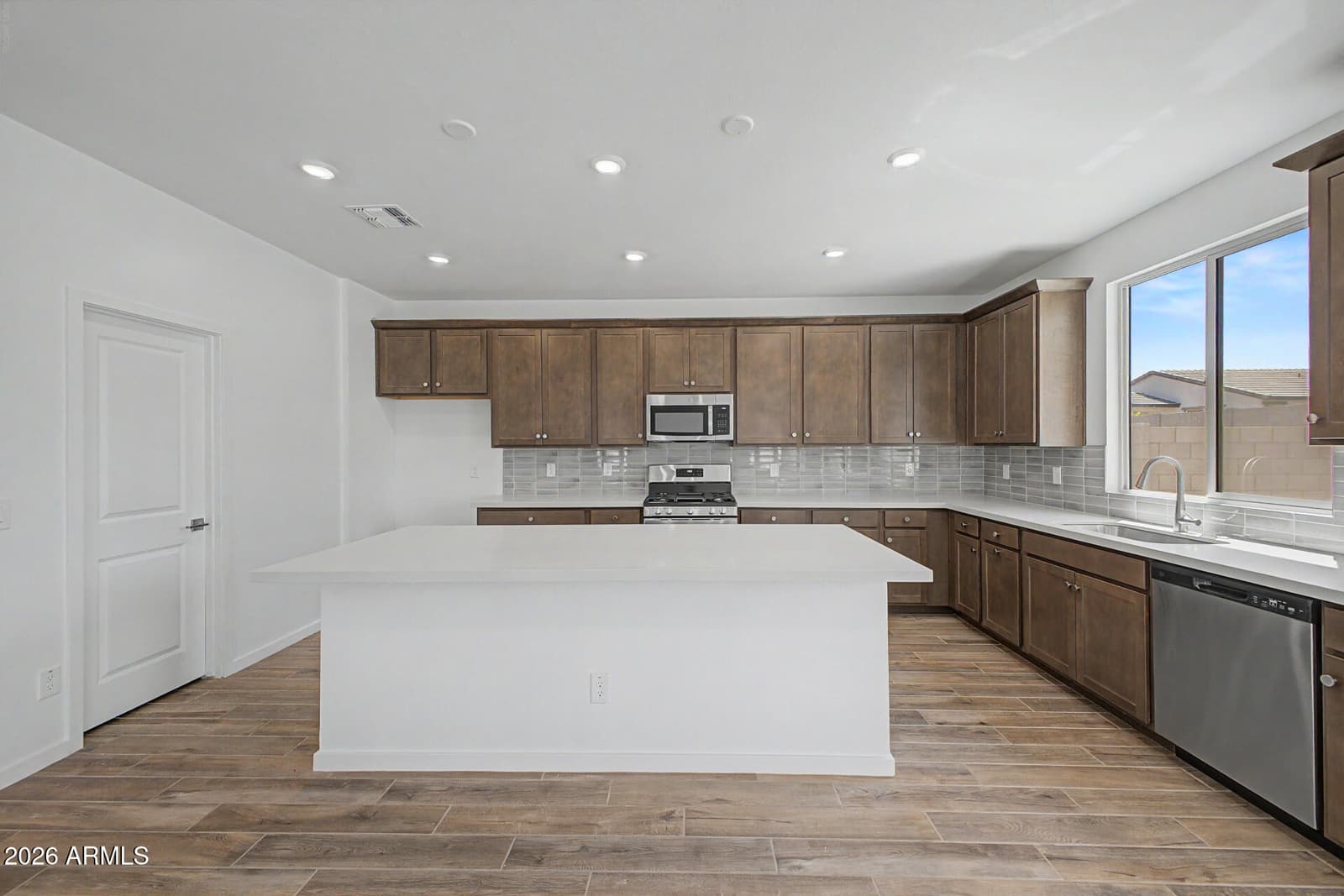 22345 W IRMA Lane, Surprise, AZ 85387 — photo 9 of 52