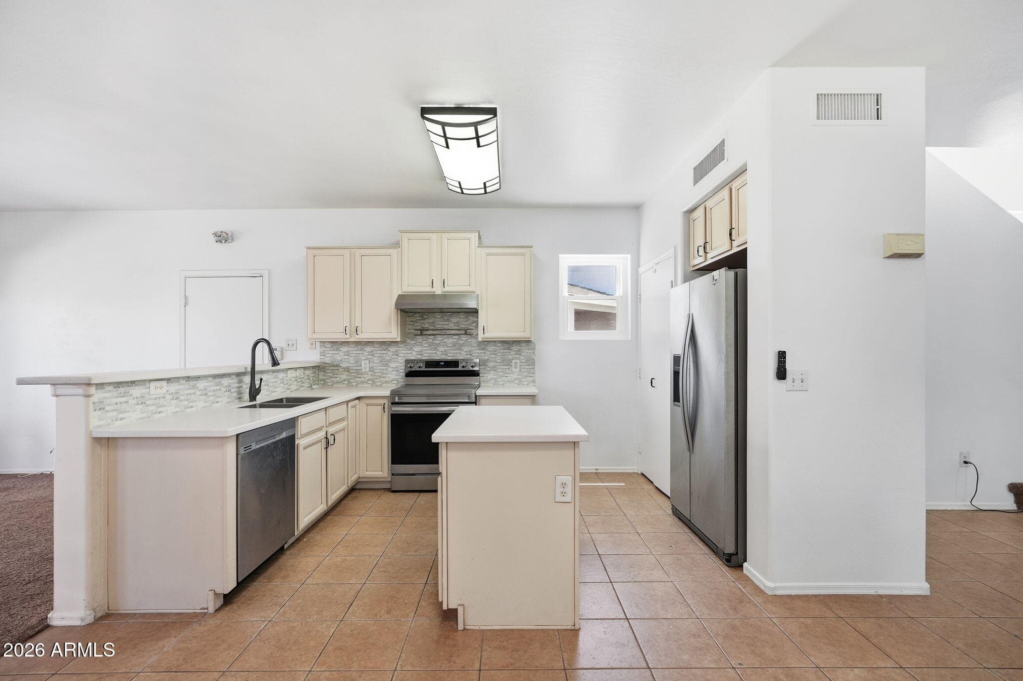 7245 S 41st Drive, Phoenix, AZ 85041 — photo 11 of 38