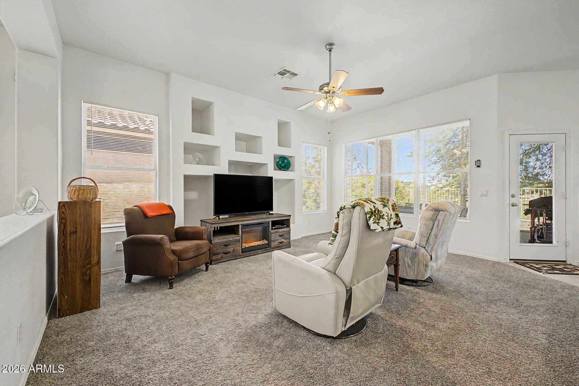 18563 N 116TH Drive, Surprise, AZ 85378 — photo 5 of 39