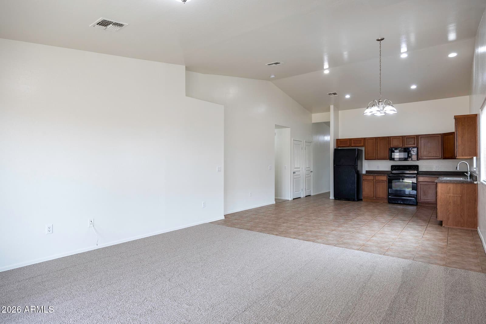 1033 W NINA Drive, Casa Grande, AZ 85122 — photo 7 of 34