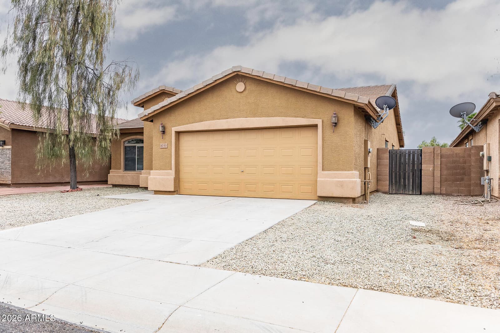 1033 W NINA Drive, Casa Grande, AZ 85122 — photo 3 of 34