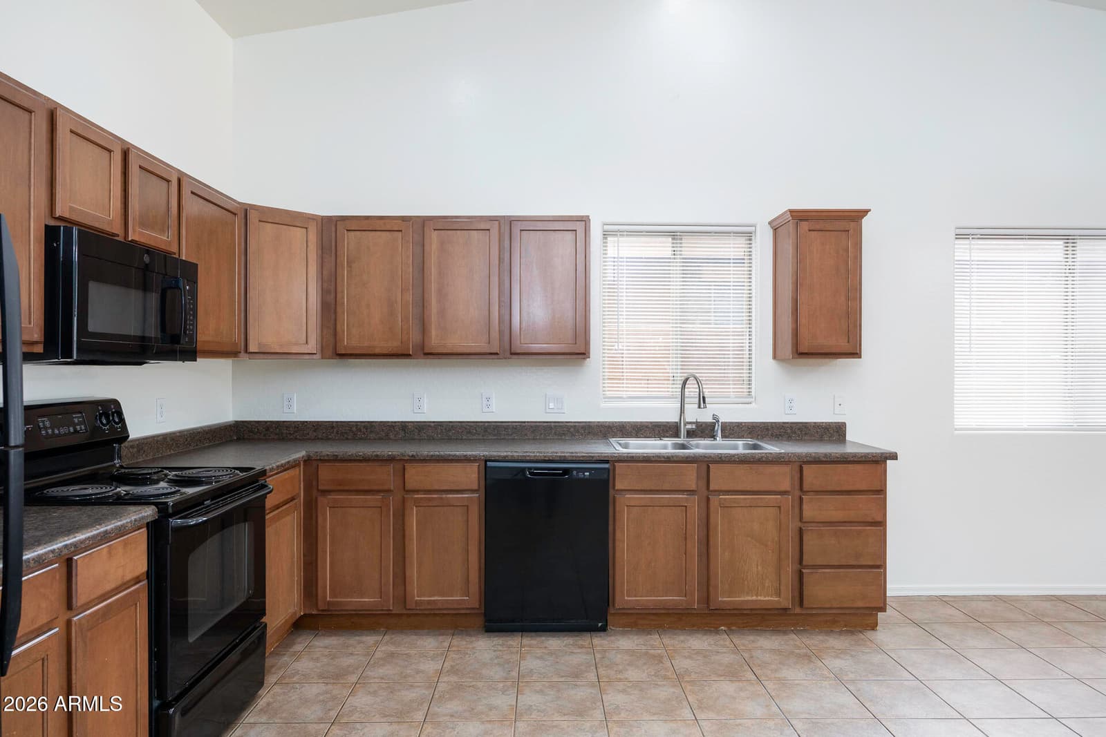 1033 W NINA Drive, Casa Grande, AZ 85122 — photo 8 of 34