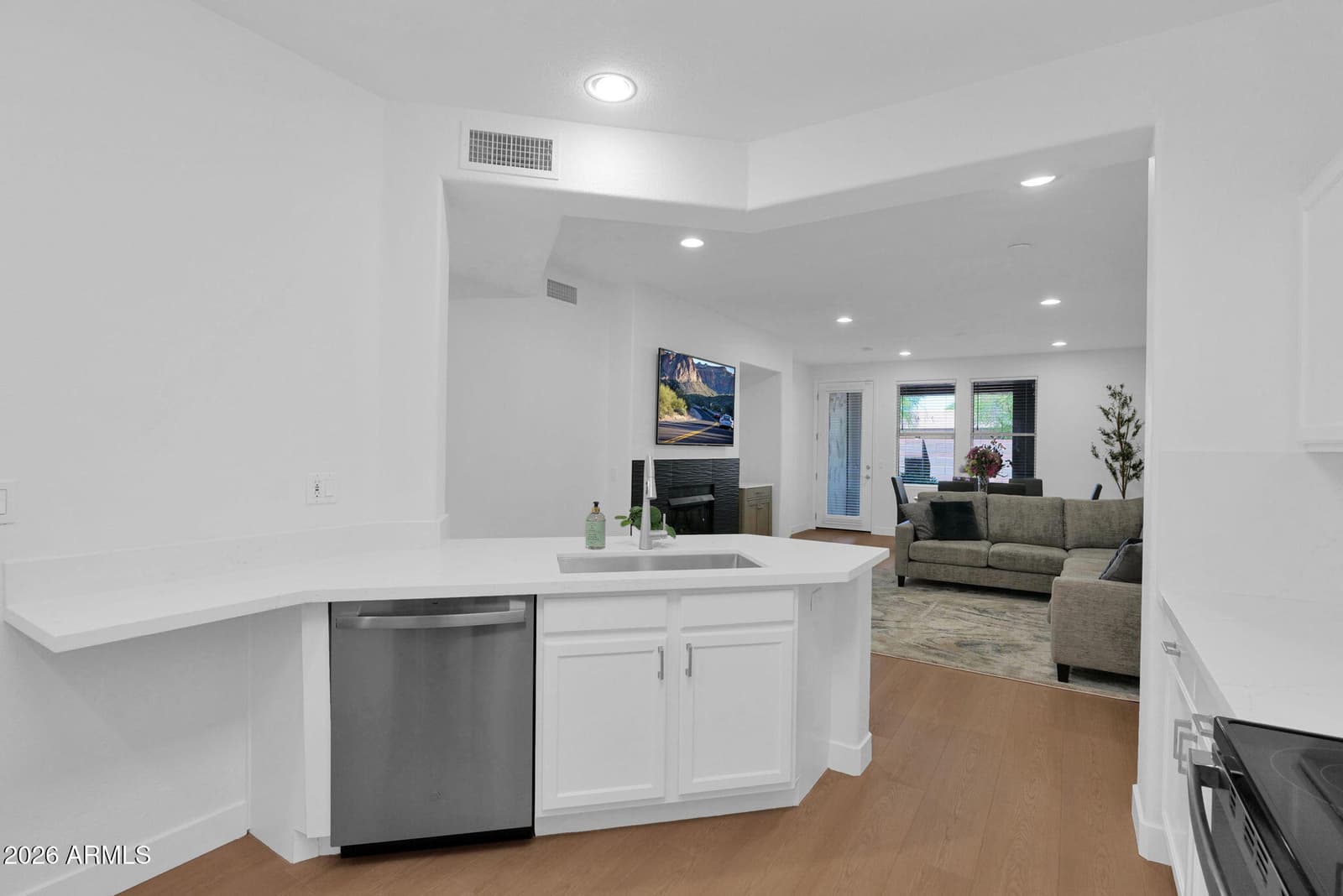 15221 N CLUBGATE Drive 1023, Scottsdale, AZ 85254 — photo 11 of 50