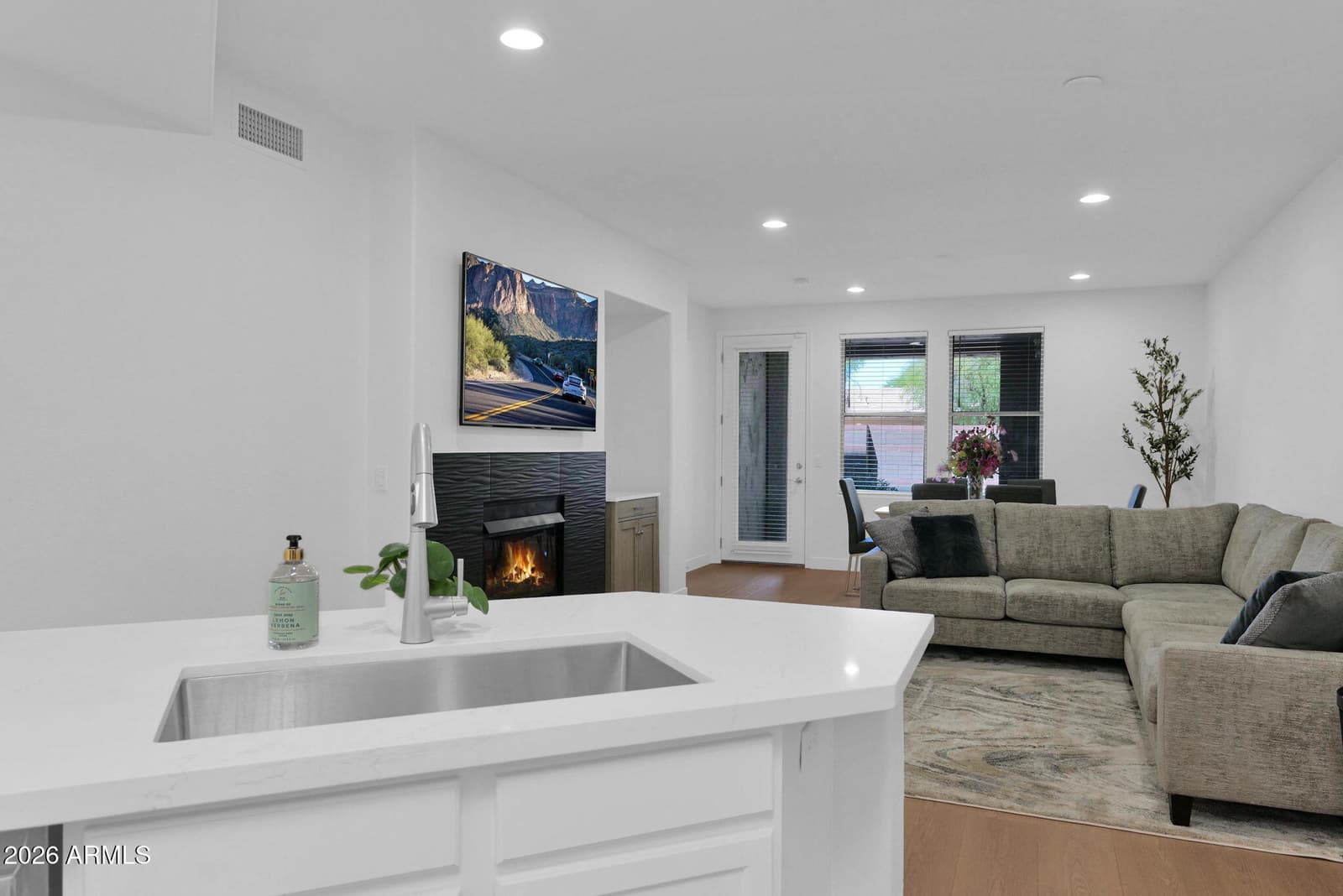 15221 N CLUBGATE Drive 1023, Scottsdale, AZ 85254 — photo 12 of 50