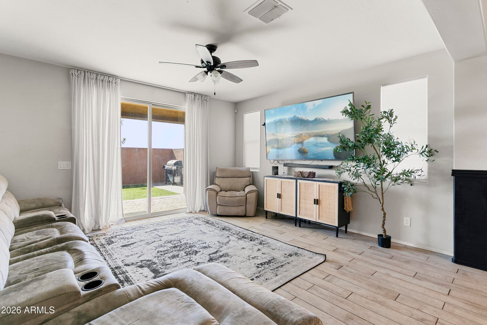 6814 N 88TH Lane, Glendale, AZ 85305 — photo 14 of 44