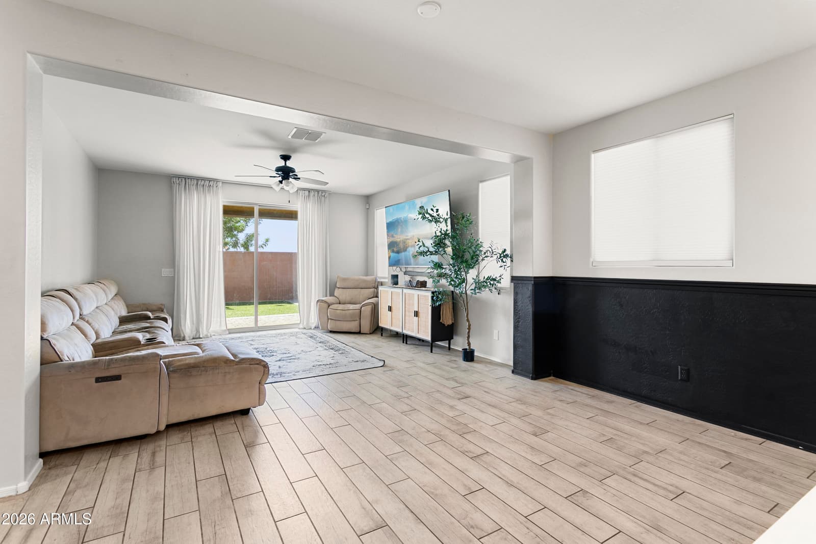 6814 N 88TH Lane, Glendale, AZ 85305 — photo 12 of 44