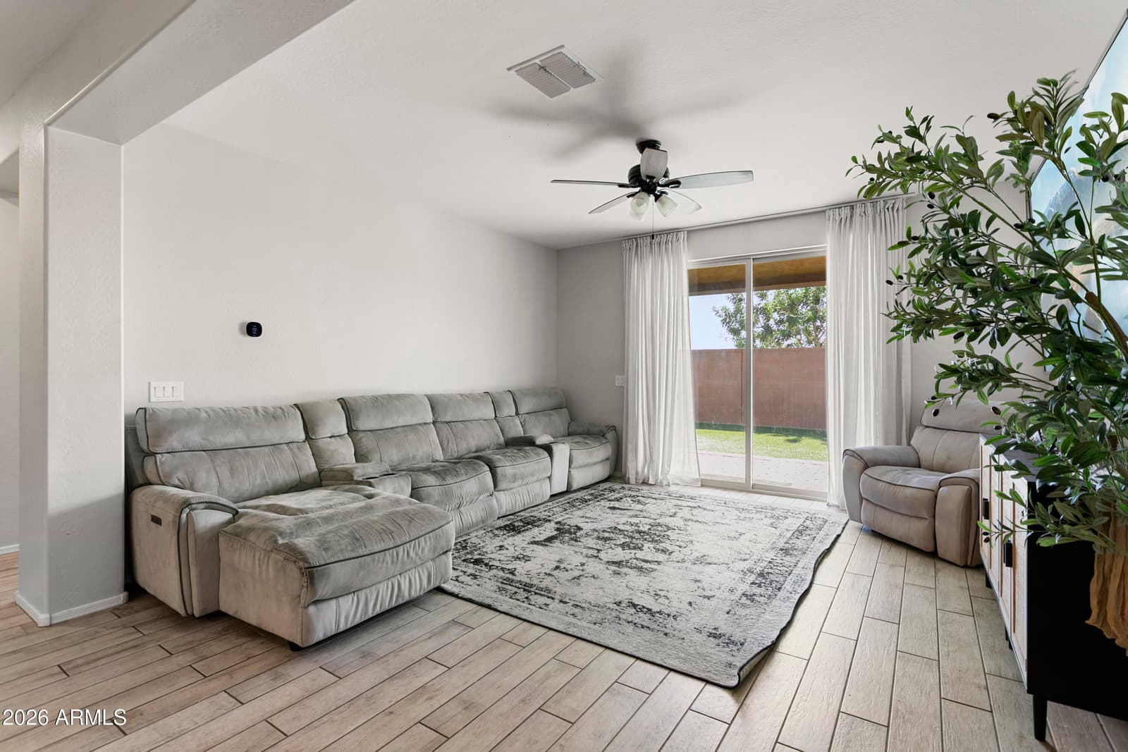6814 N 88TH Lane, Glendale, AZ 85305 — photo 11 of 44