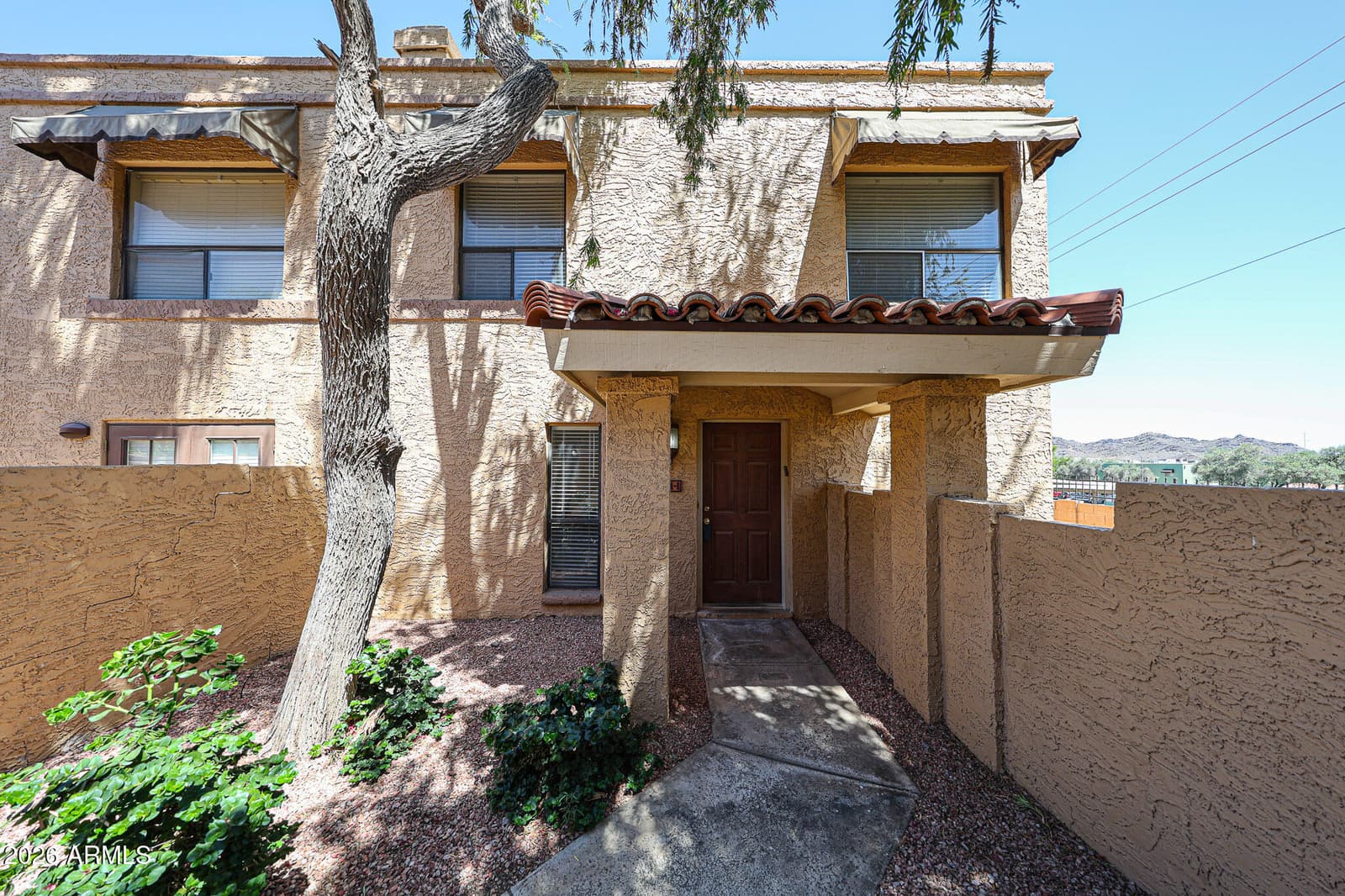 801 E NORTH Lane 1, Phoenix, AZ 85020 — photo 3 of 35