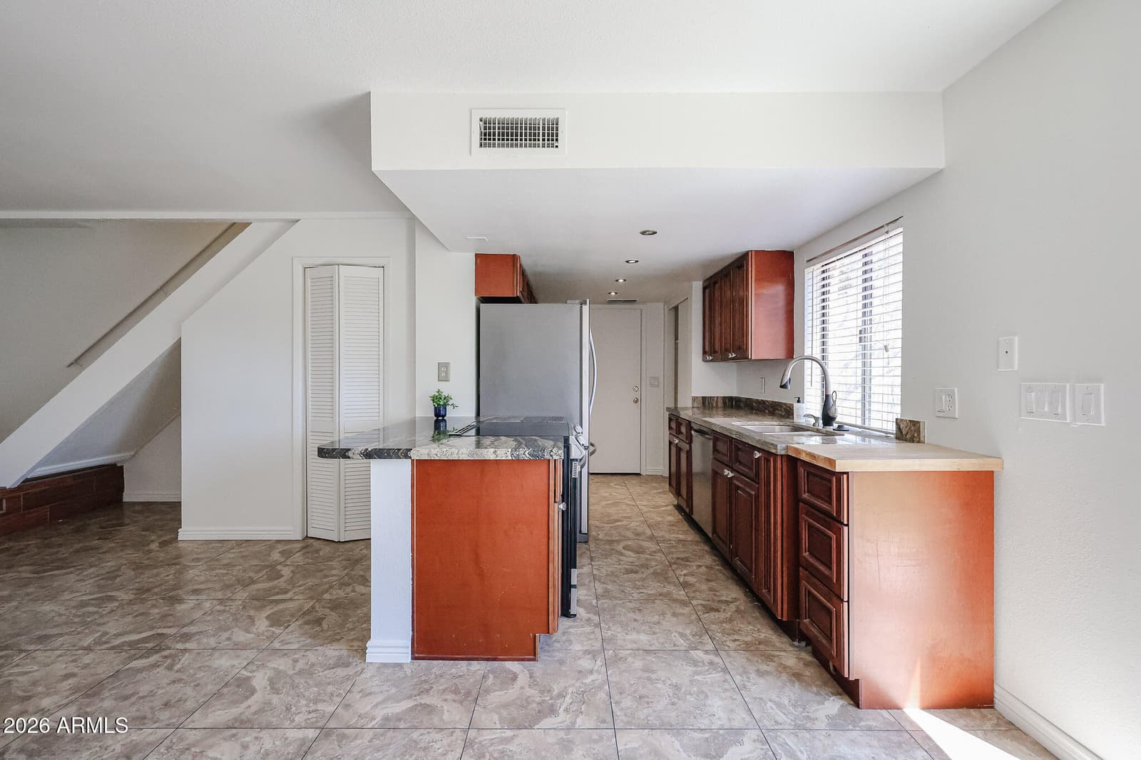 801 E NORTH Lane 1, Phoenix, AZ 85020 — photo 11 of 35