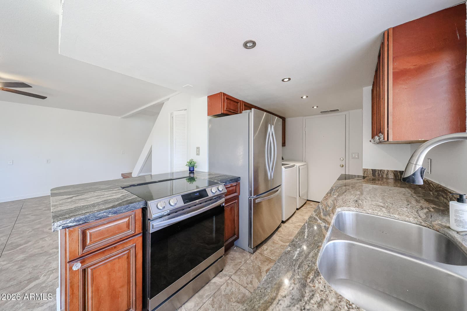 801 E NORTH Lane 1, Phoenix, AZ 85020 — photo 13 of 35