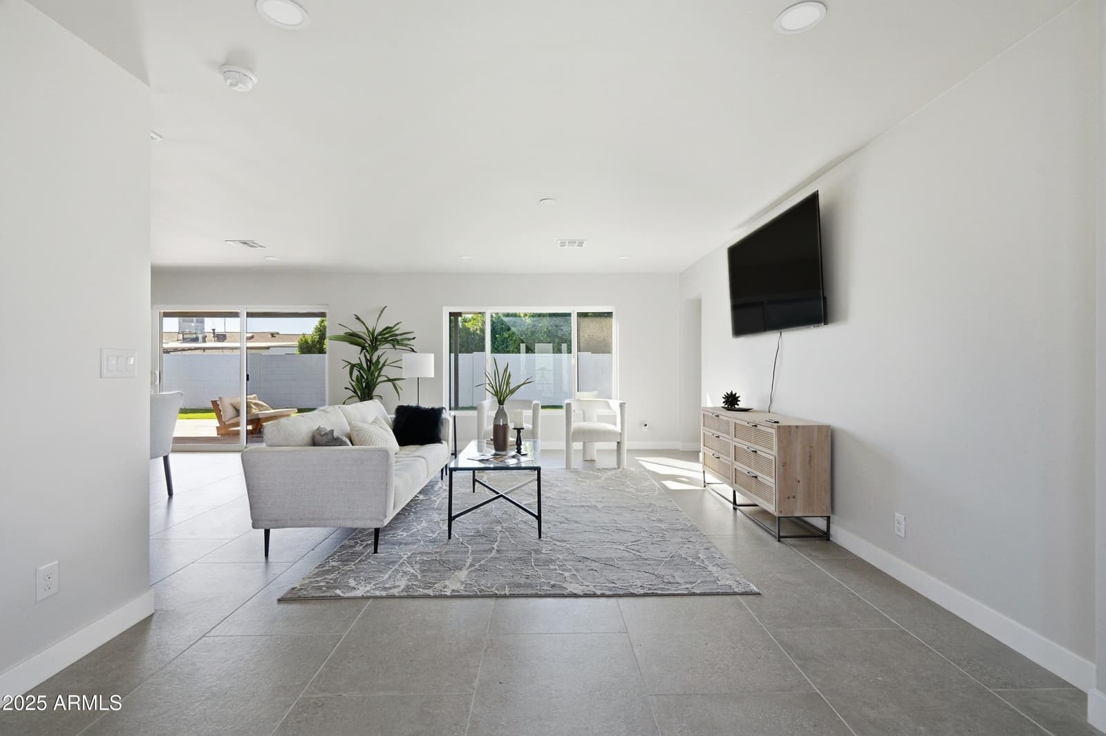 8631 E THOMAS Road, Scottsdale, AZ 85251 — photo 12 of 91