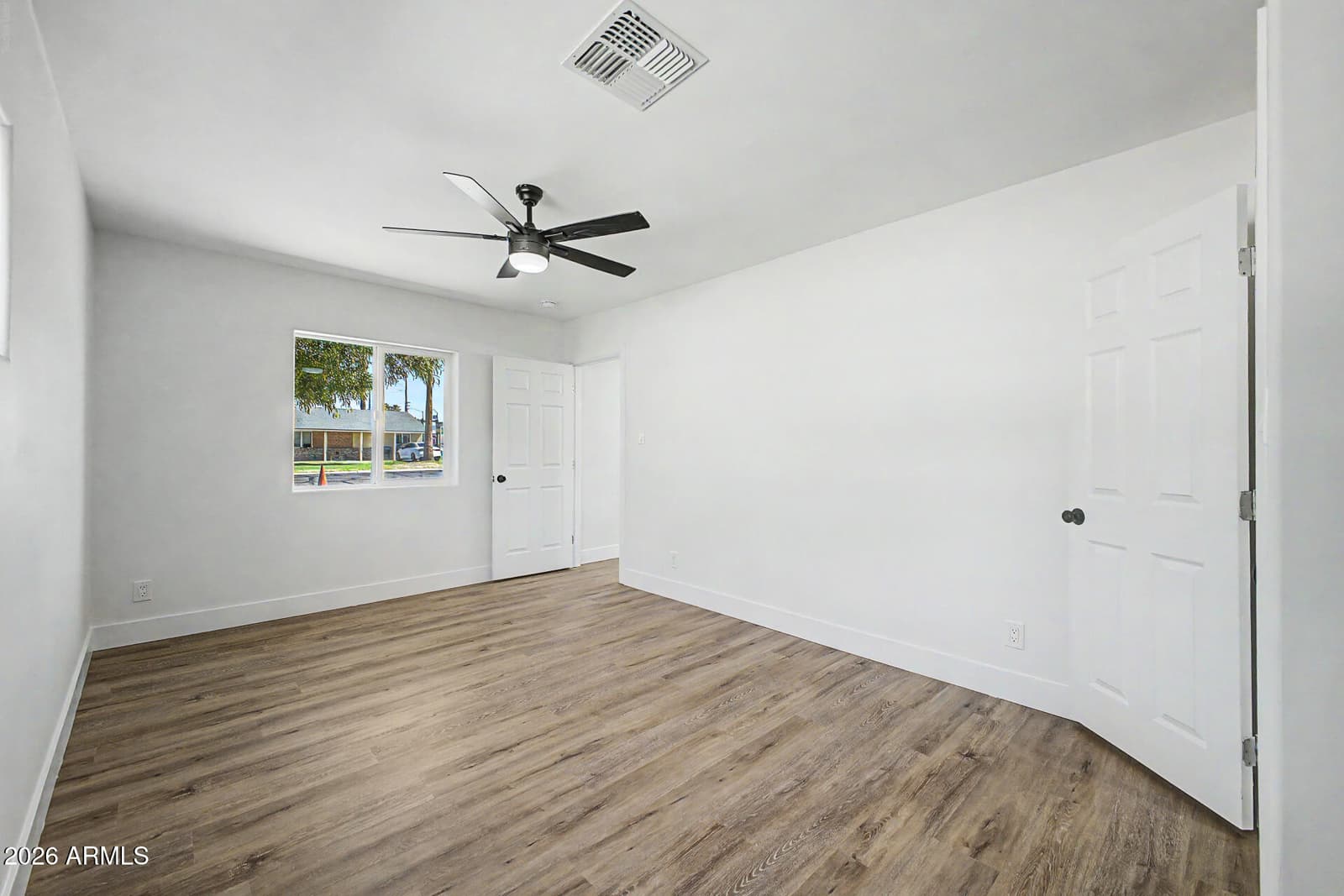 1147 E FLYNN Lane, Phoenix, AZ 85014 — photo 17 of 38