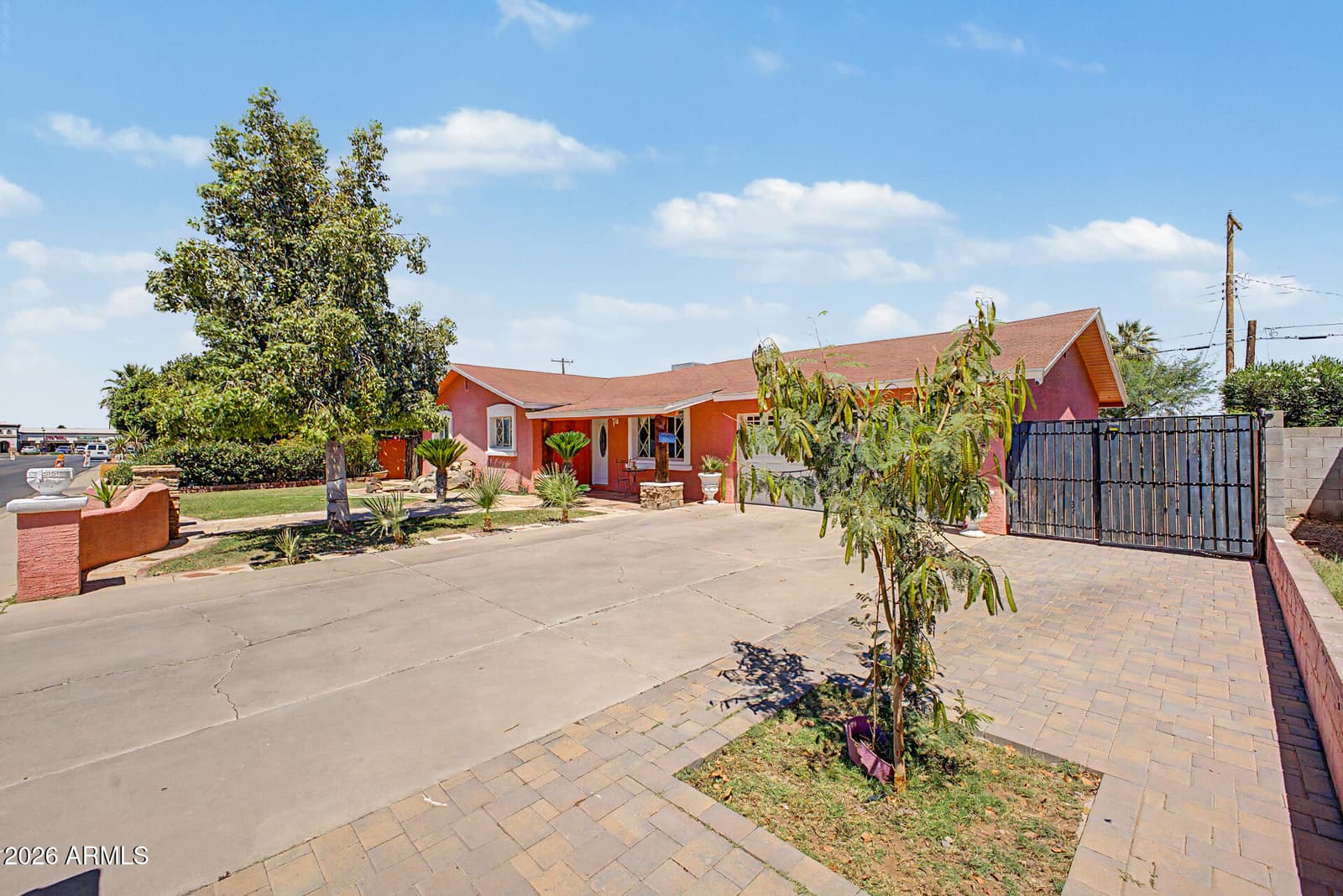 2042 E 3RD Drive, Mesa, AZ 85204 — photo 5 of 34