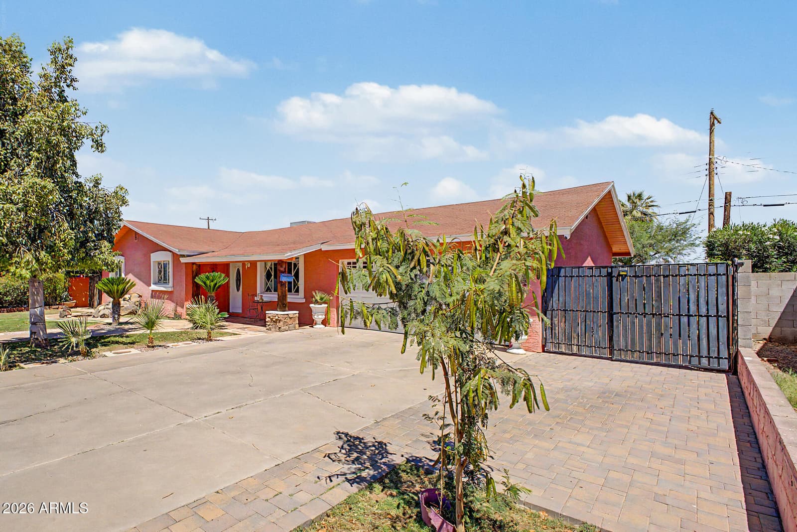 2042 E 3RD Drive, Mesa, AZ 85204 — photo 6 of 34