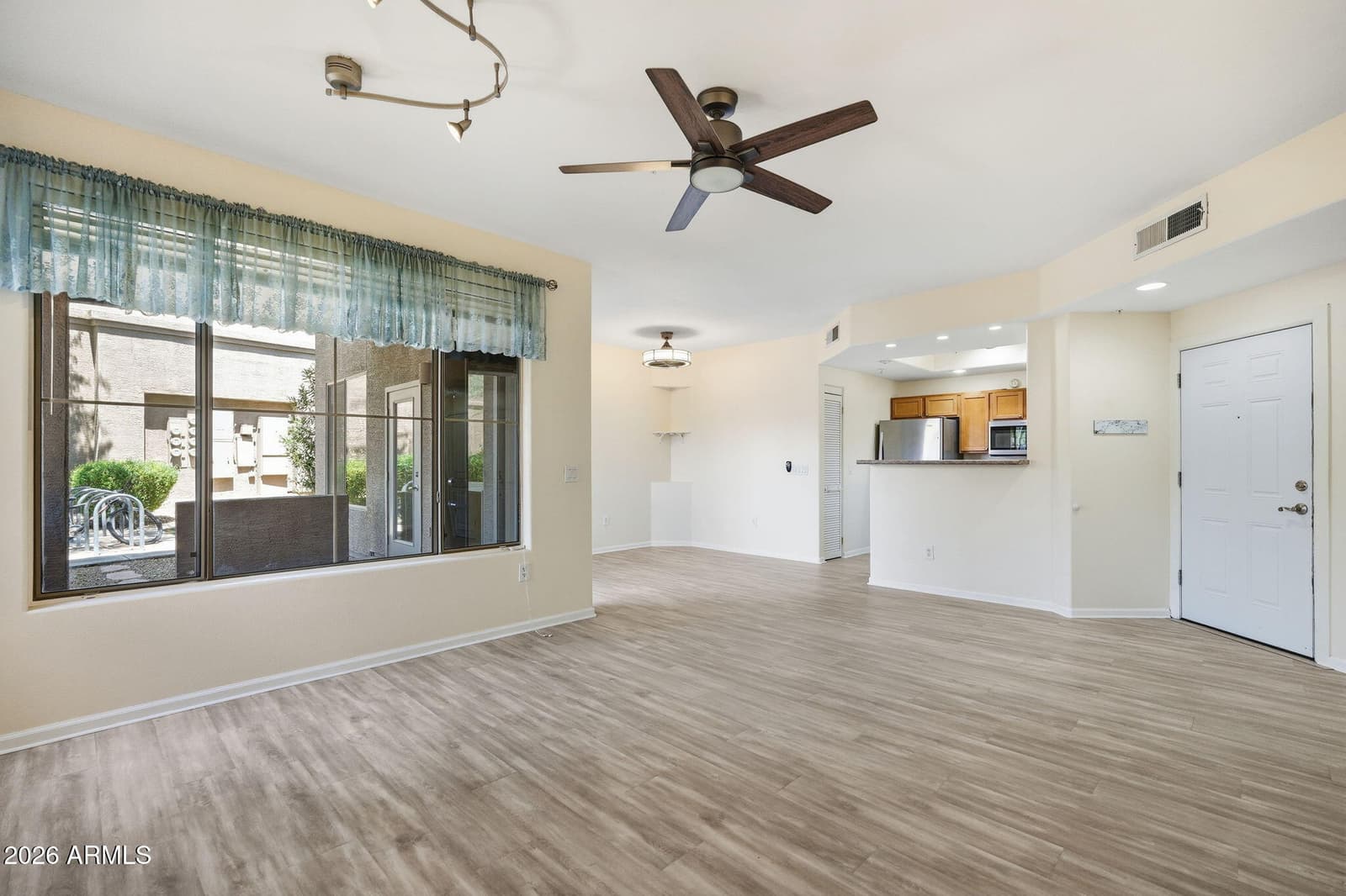 11680 E SAHUARO Drive 1060, Scottsdale, AZ 85259 — photo 7 of 32