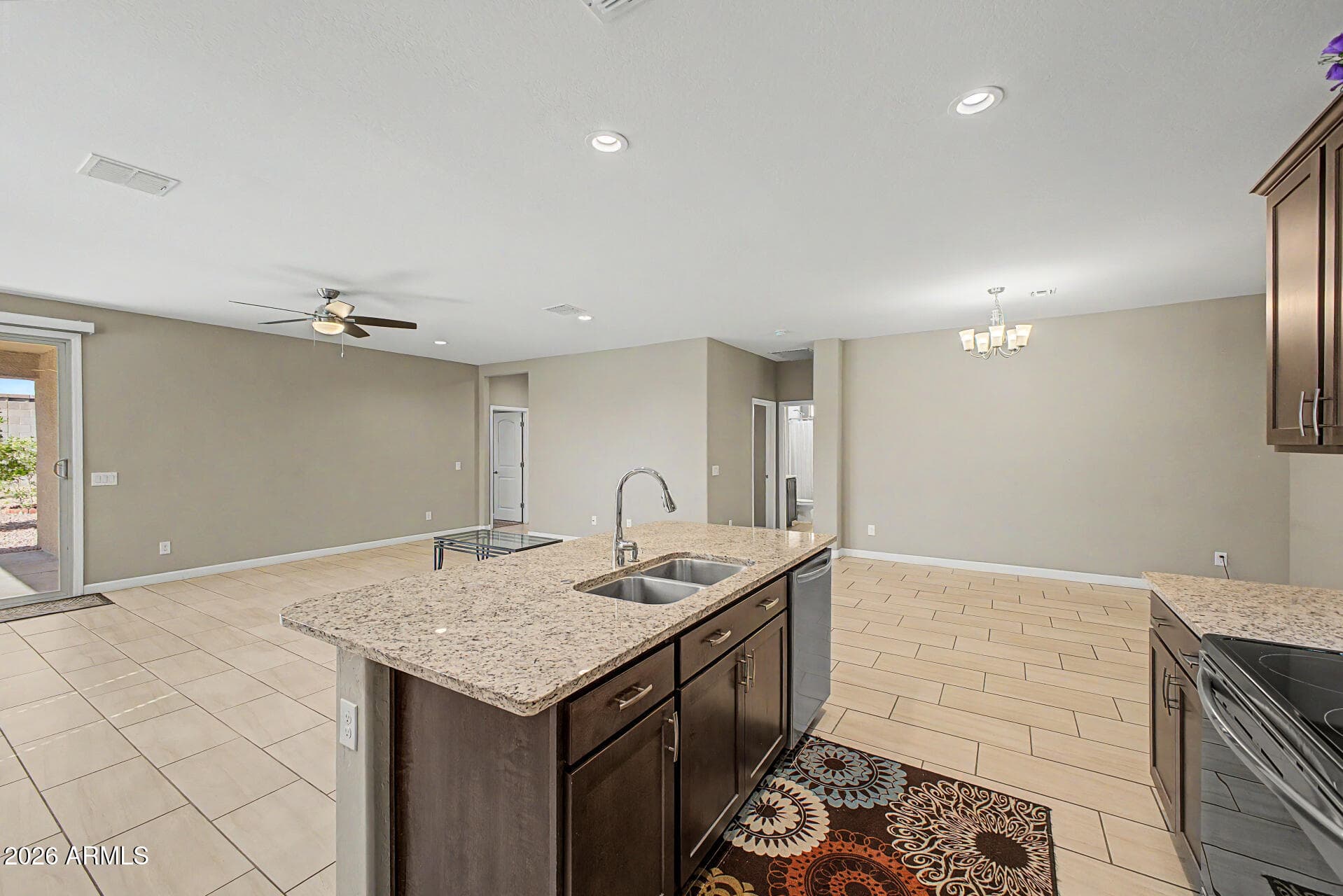 10736 W BRONCO Trail, Peoria, AZ 85383 — photo 14 of 44