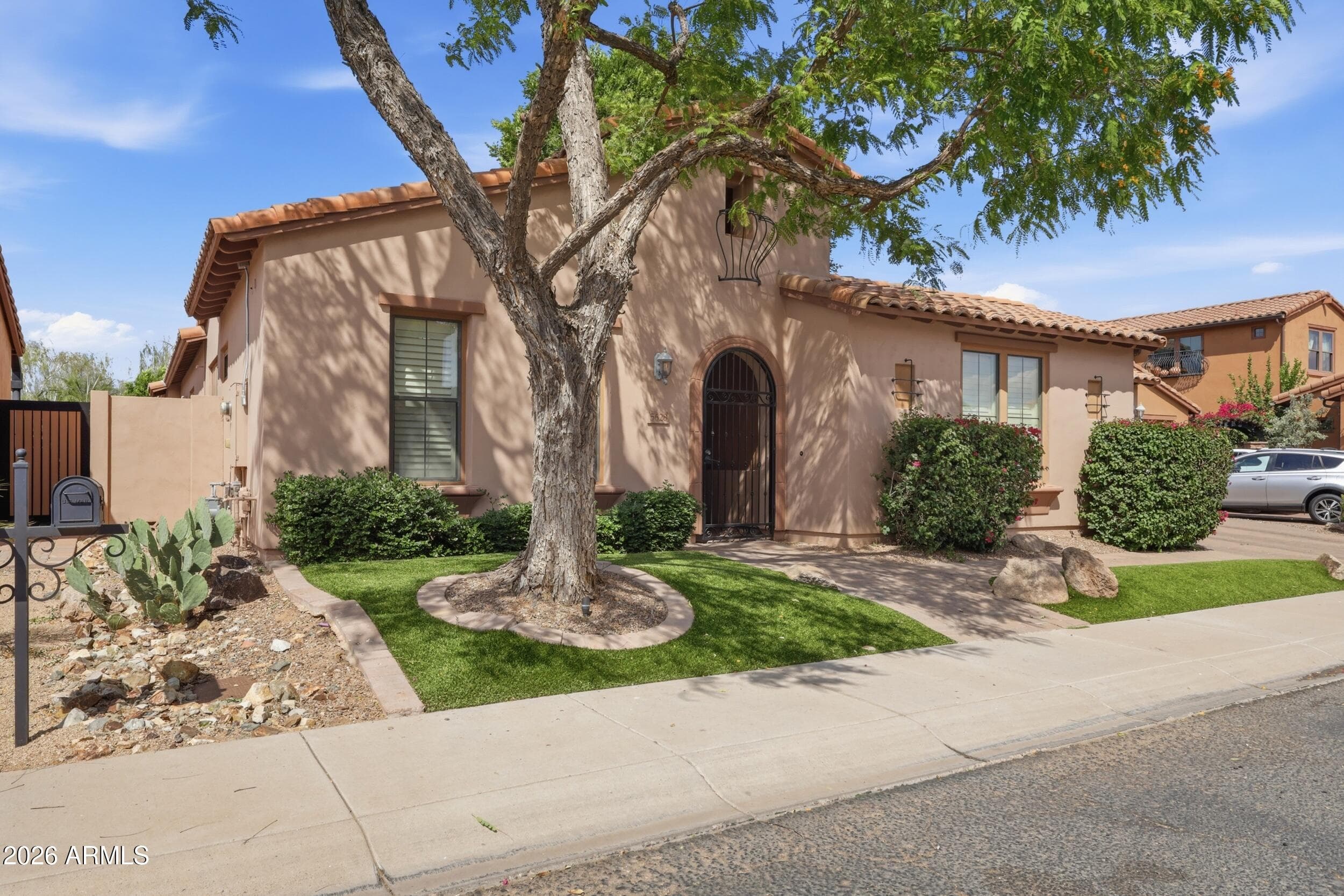 5628 E LIBBY Street, Scottsdale, AZ 85254 — photo 7 of 57
