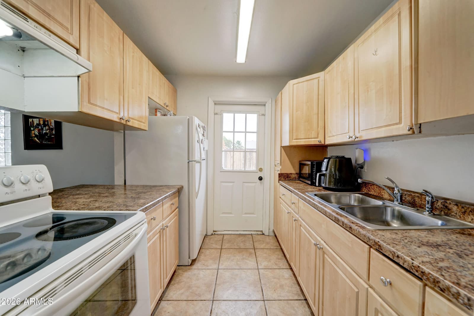 5438 W ROANOKE Avenue, Phoenix, AZ 85035 — photo 10 of 28