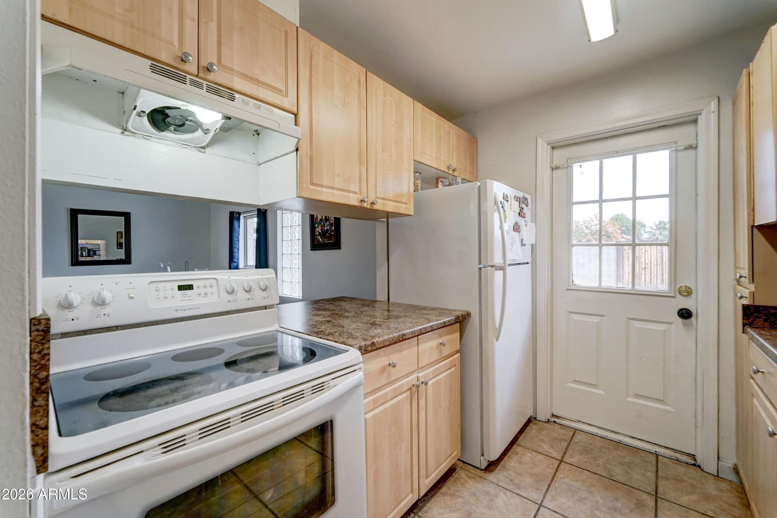 5438 W ROANOKE Avenue, Phoenix, AZ 85035 — photo 11 of 28