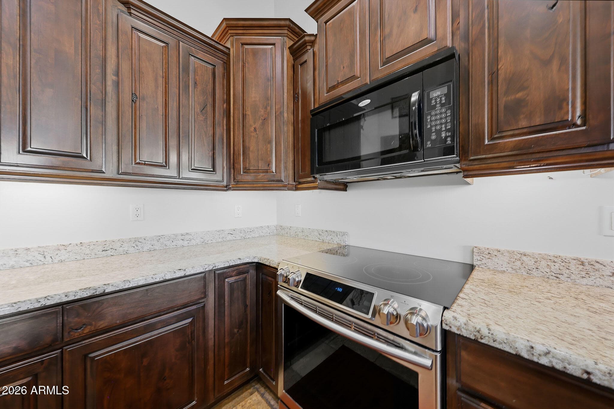 3211 W HORIZON Drive, Phoenix, AZ 85086 — photo 73 of 124