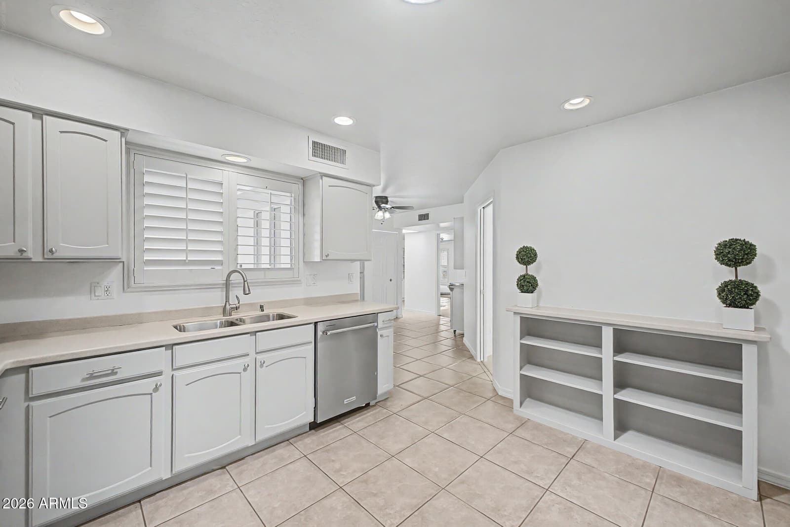 4303 E FAIRMOUNT Avenue, Phoenix, AZ 85018 — photo 20 of 55