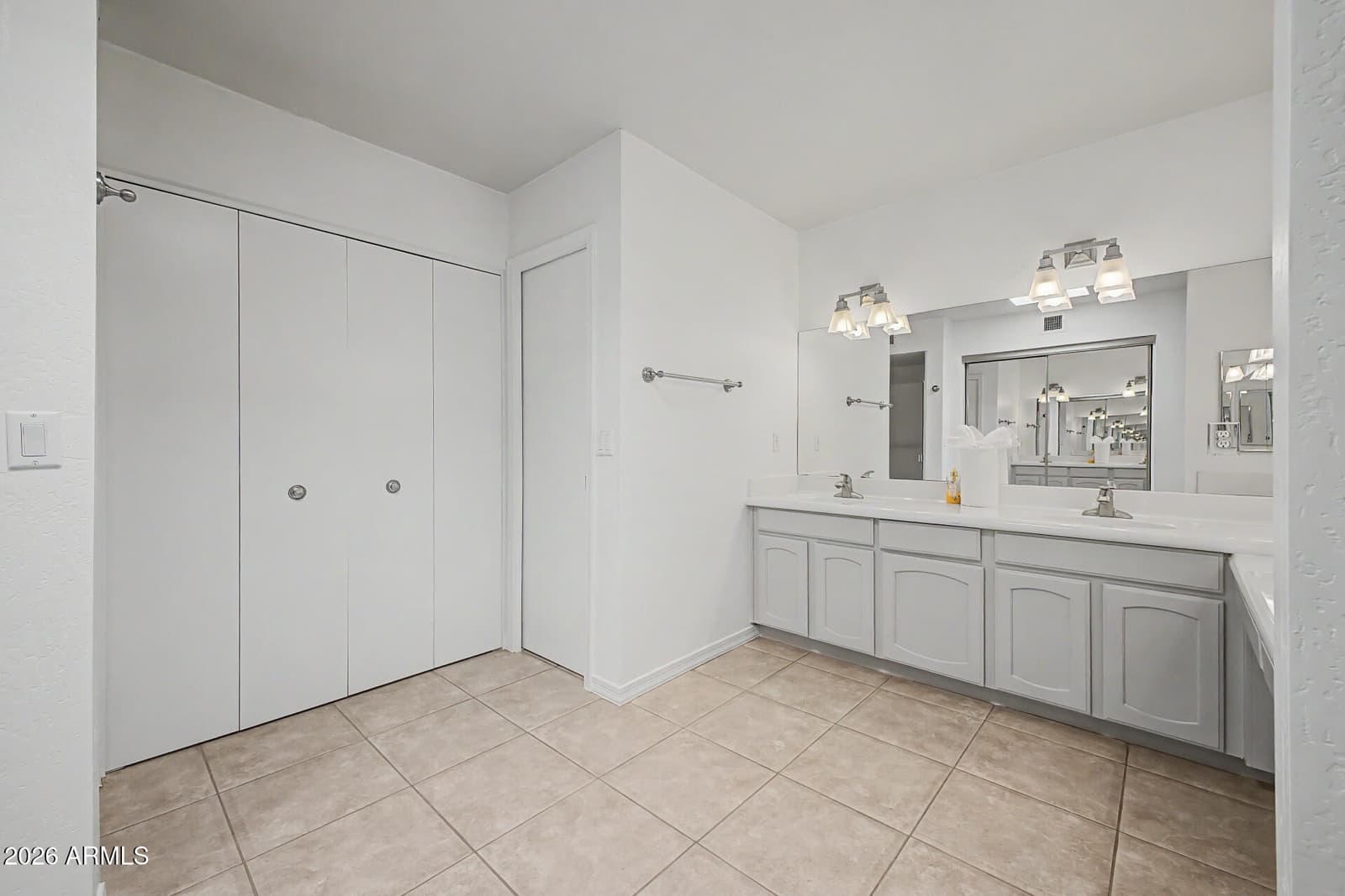 4303 E FAIRMOUNT Avenue, Phoenix, AZ 85018 — photo 26 of 55