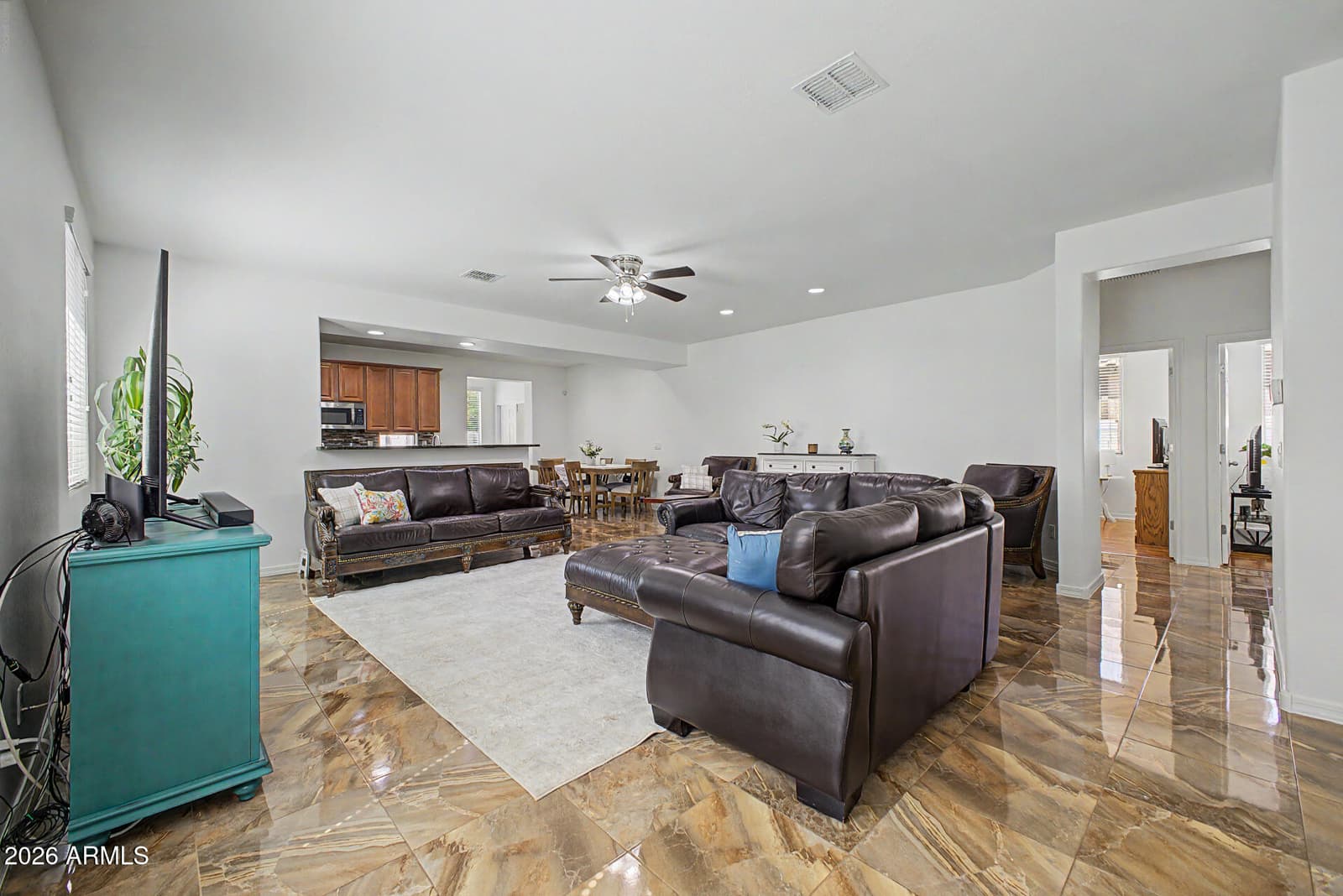 854 E TEKOA Avenue, Gilbert, AZ 85298 — photo 5 of 33