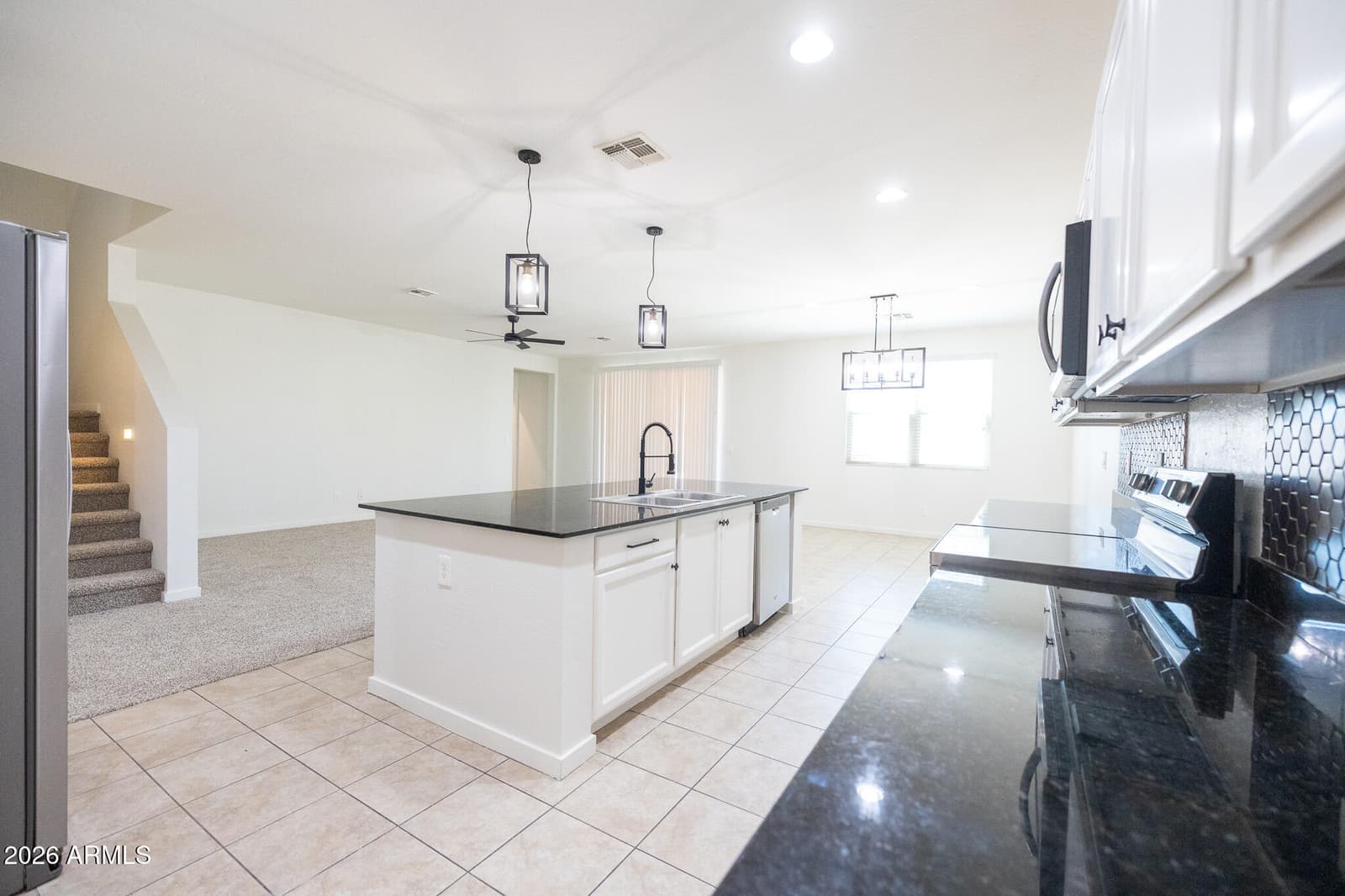 37178 N EL MORRO Trail, San Tan Valley, AZ 85140 — photo 14 of 39