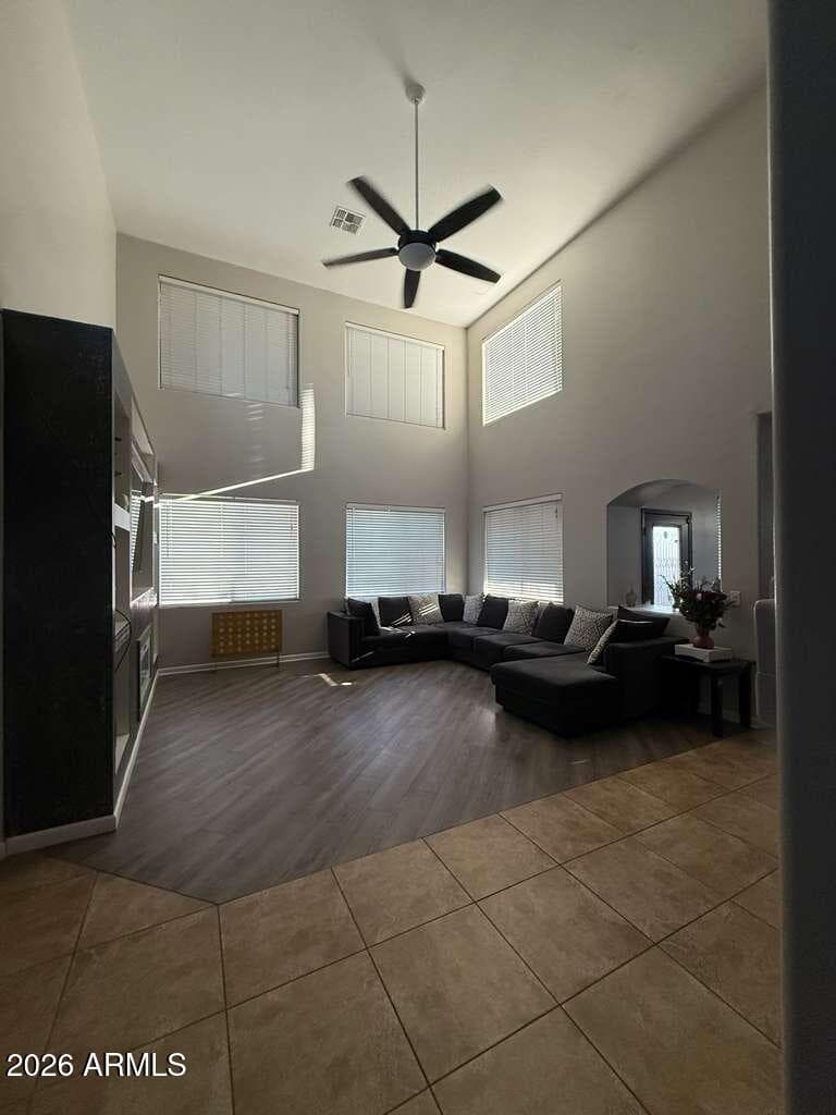 10347 W ODEUM Lane, Tolleson, AZ 85353 — photo 5 of 29