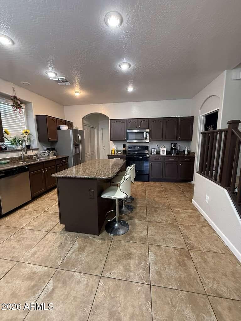 10347 W ODEUM Lane, Tolleson, AZ 85353 — photo 8 of 29