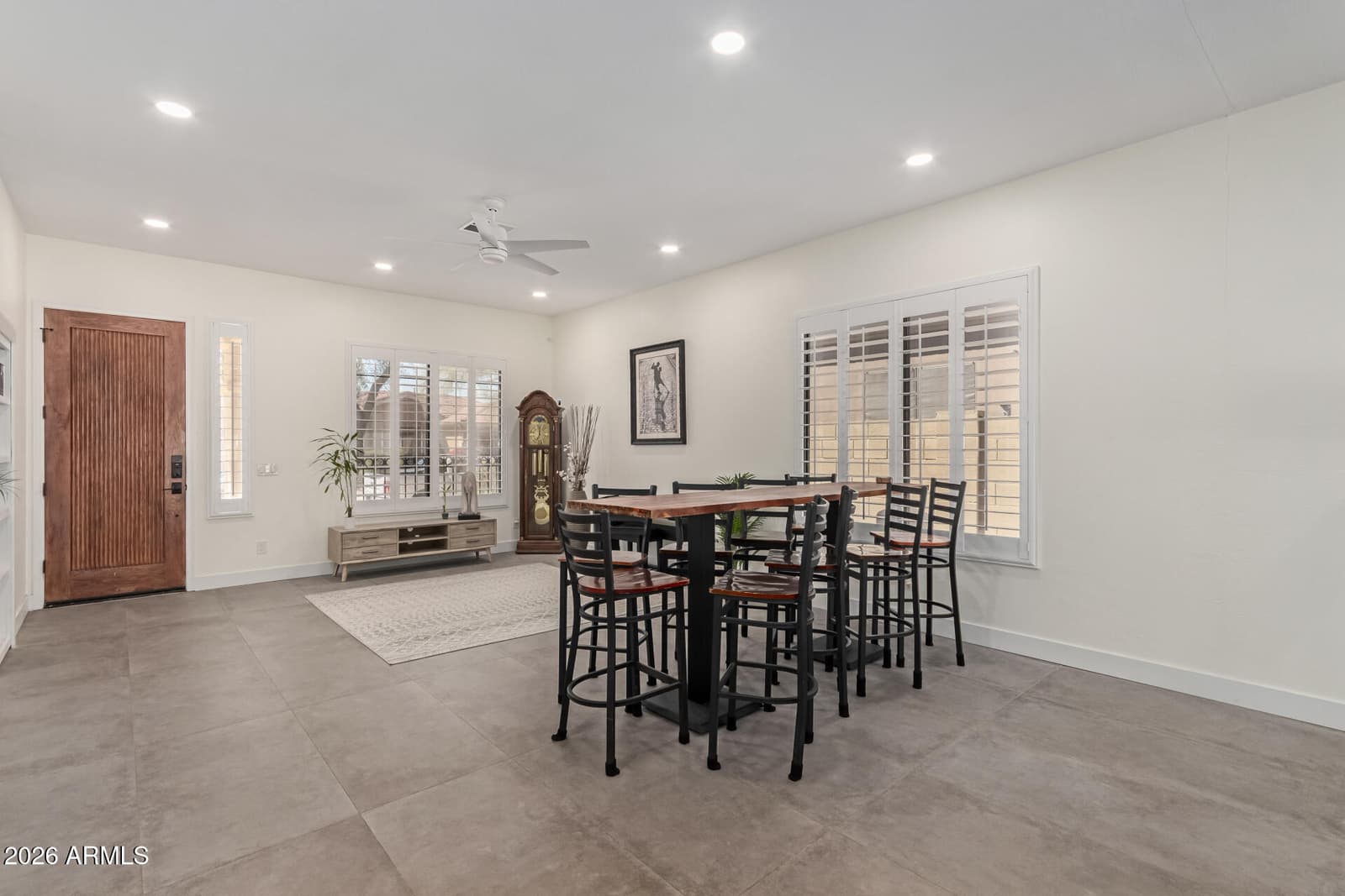 5242 E HERRERA Drive, Phoenix, AZ 85054 — photo 8 of 31