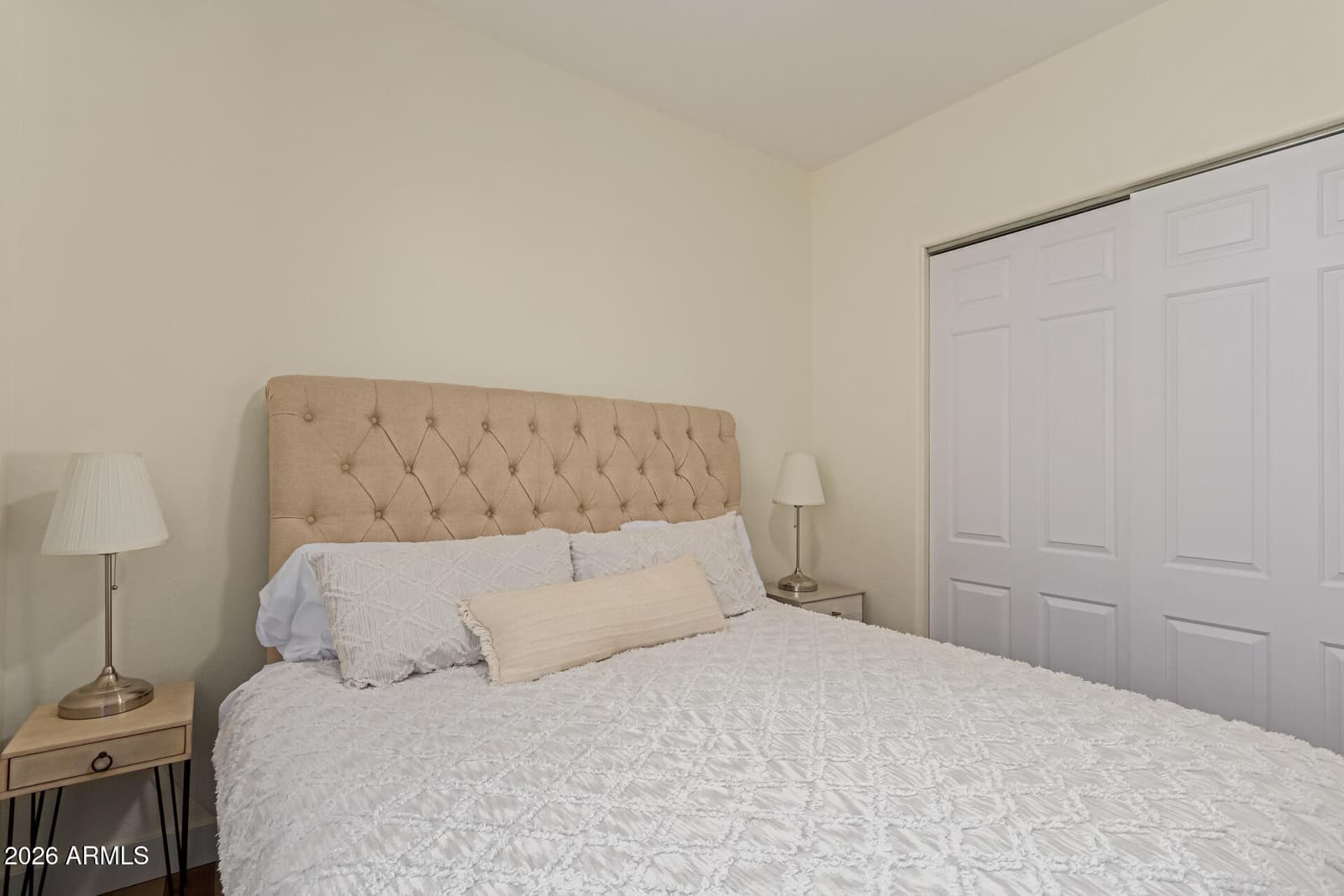 5242 E HERRERA Drive, Phoenix, AZ 85054 — photo 20 of 31