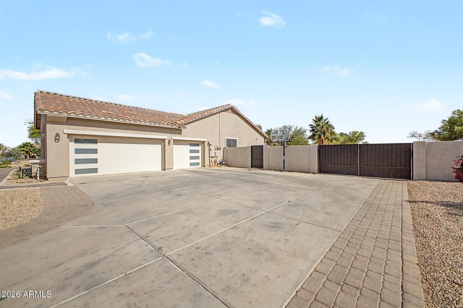 14389 W BECKER Lane, Surprise, AZ 85379 — photo 5 of 35