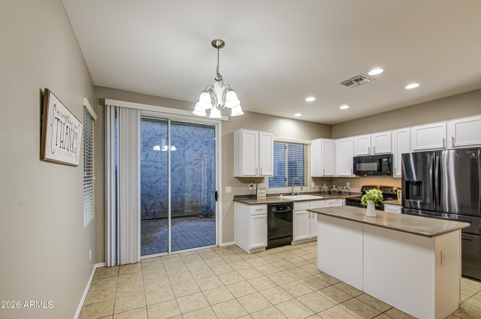 7759 W MONTE VISTA Road, Phoenix, AZ 85035 — photo 12 of 43