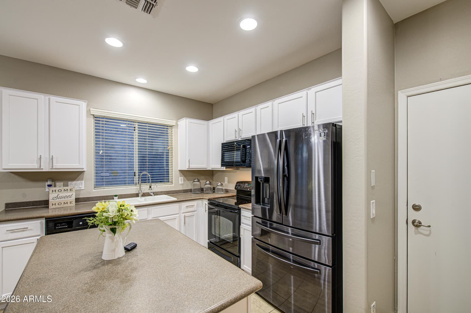 7759 W MONTE VISTA Road, Phoenix, AZ 85035 — photo 17 of 43
