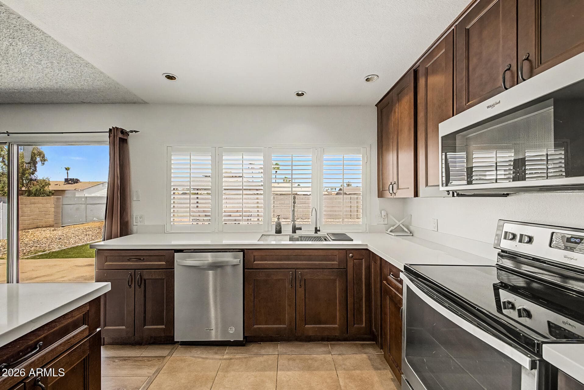 926 W APOLLO Avenue, Tempe, AZ 85283 — photo 13 of 48