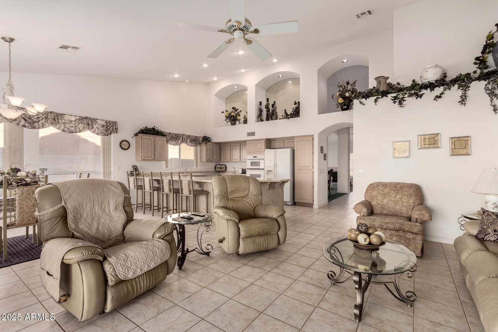 5822 S AMBERWOOD Drive, Chandler, AZ 85248 — photo 12 of 57