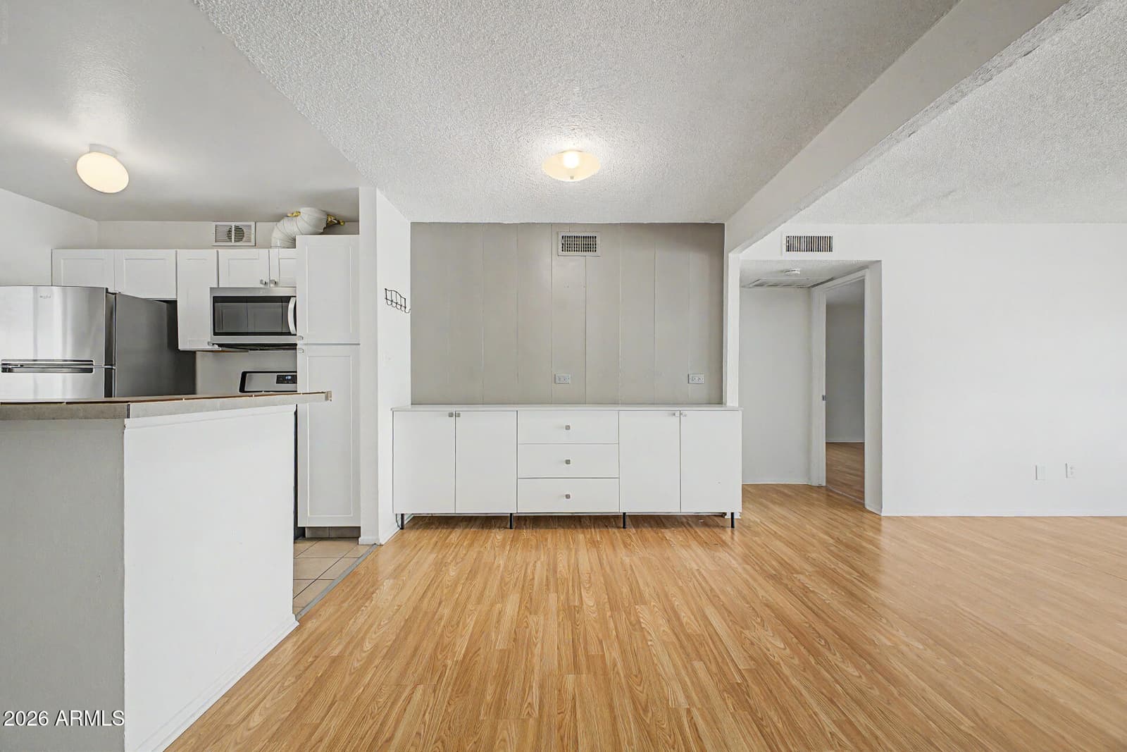 1701 W TUCKEY Lane 233, Phoenix, AZ 85015 — photo 6 of 28