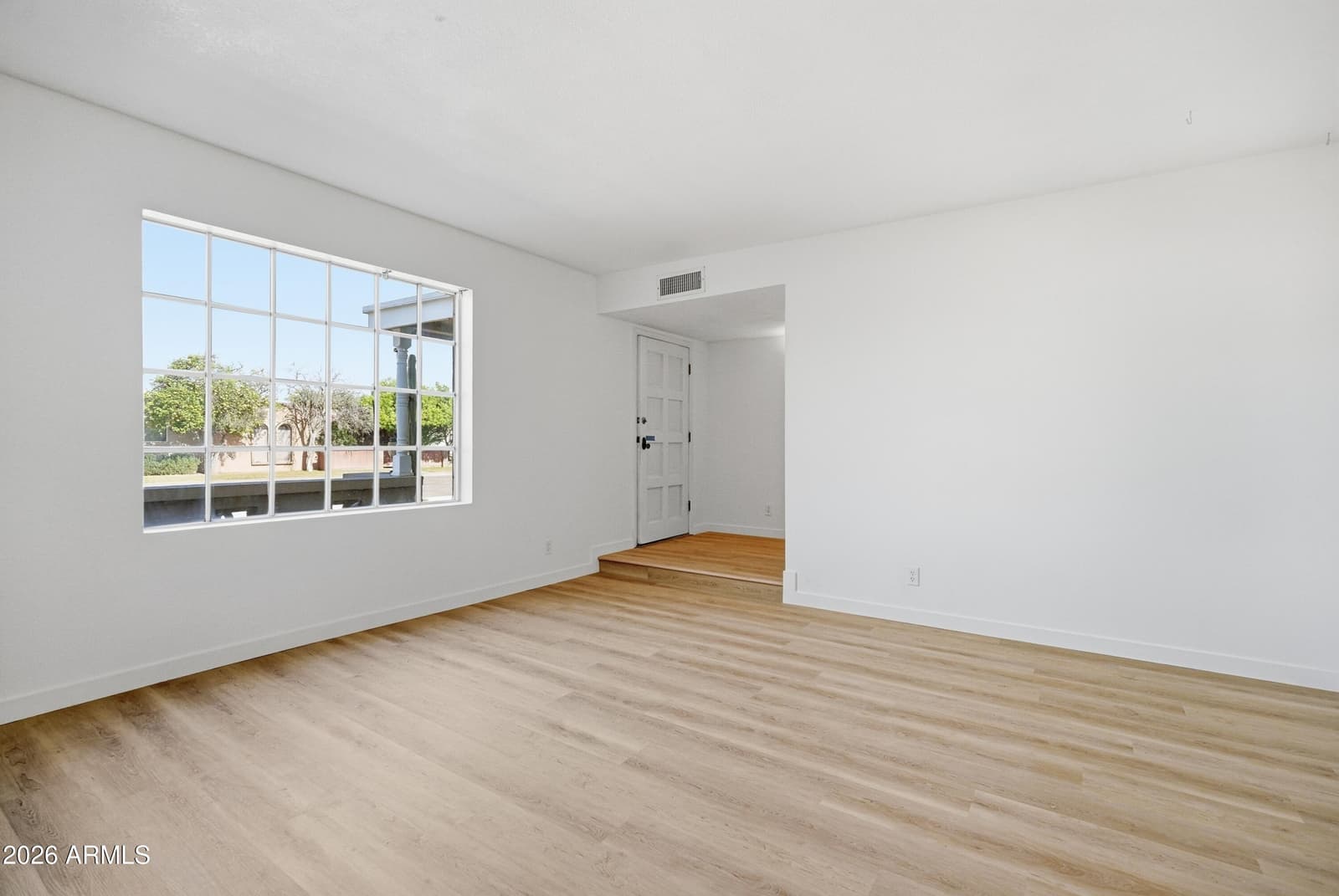 556 N HOBSON Plaza, Mesa, AZ 85203 — photo 11 of 27