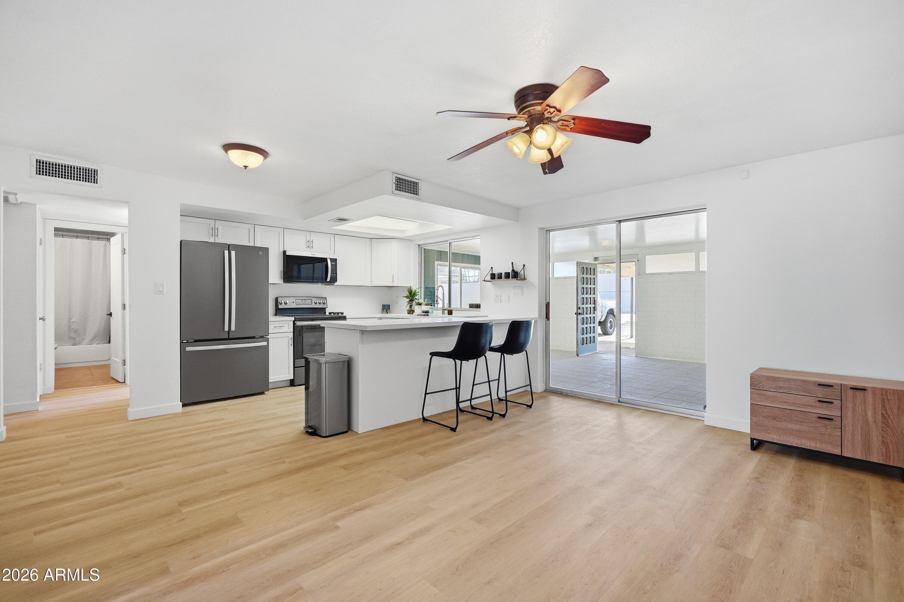 556 N HOBSON Plaza, Mesa, AZ 85203 — photo 4 of 27