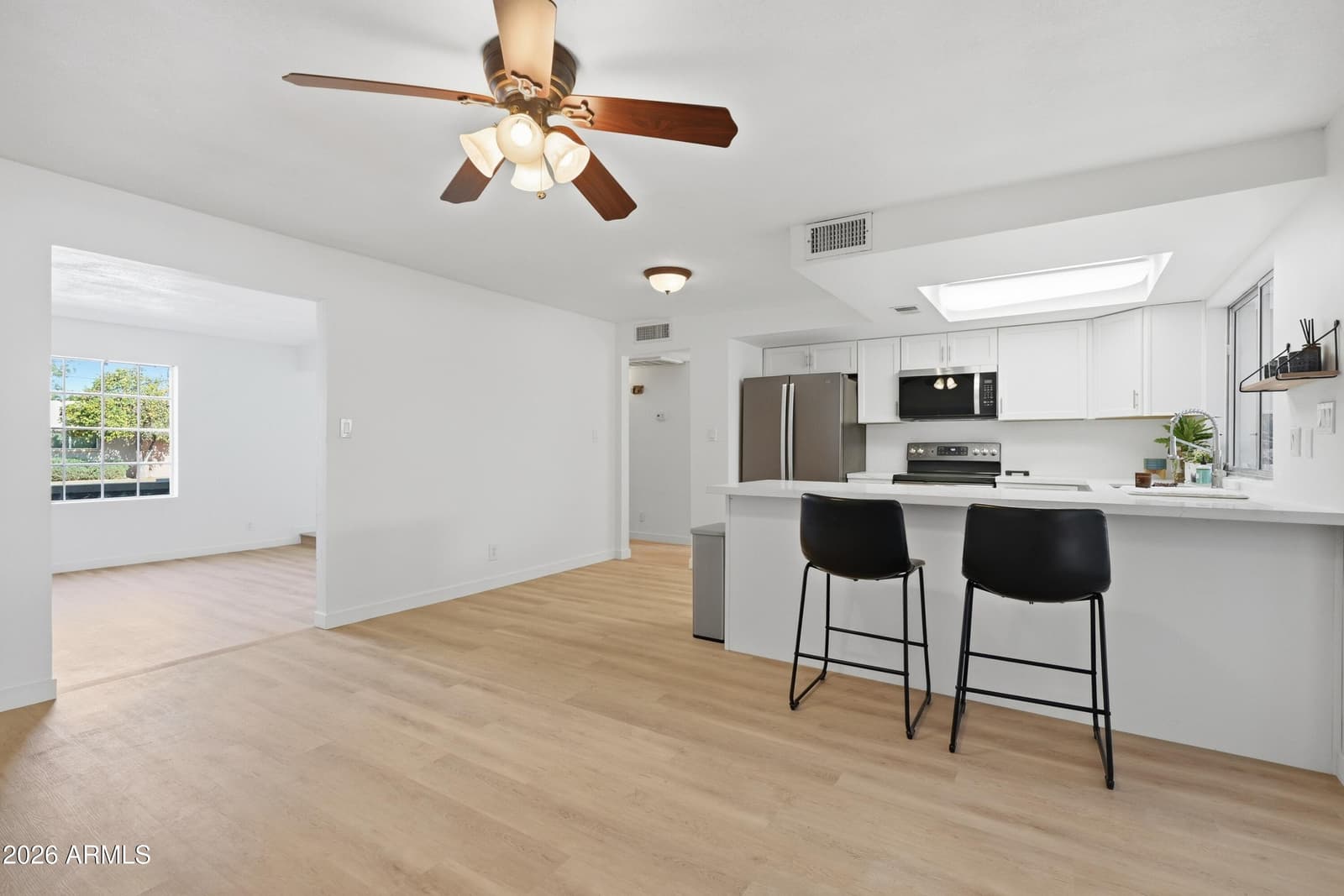 556 N HOBSON Plaza, Mesa, AZ 85203 — photo 3 of 27