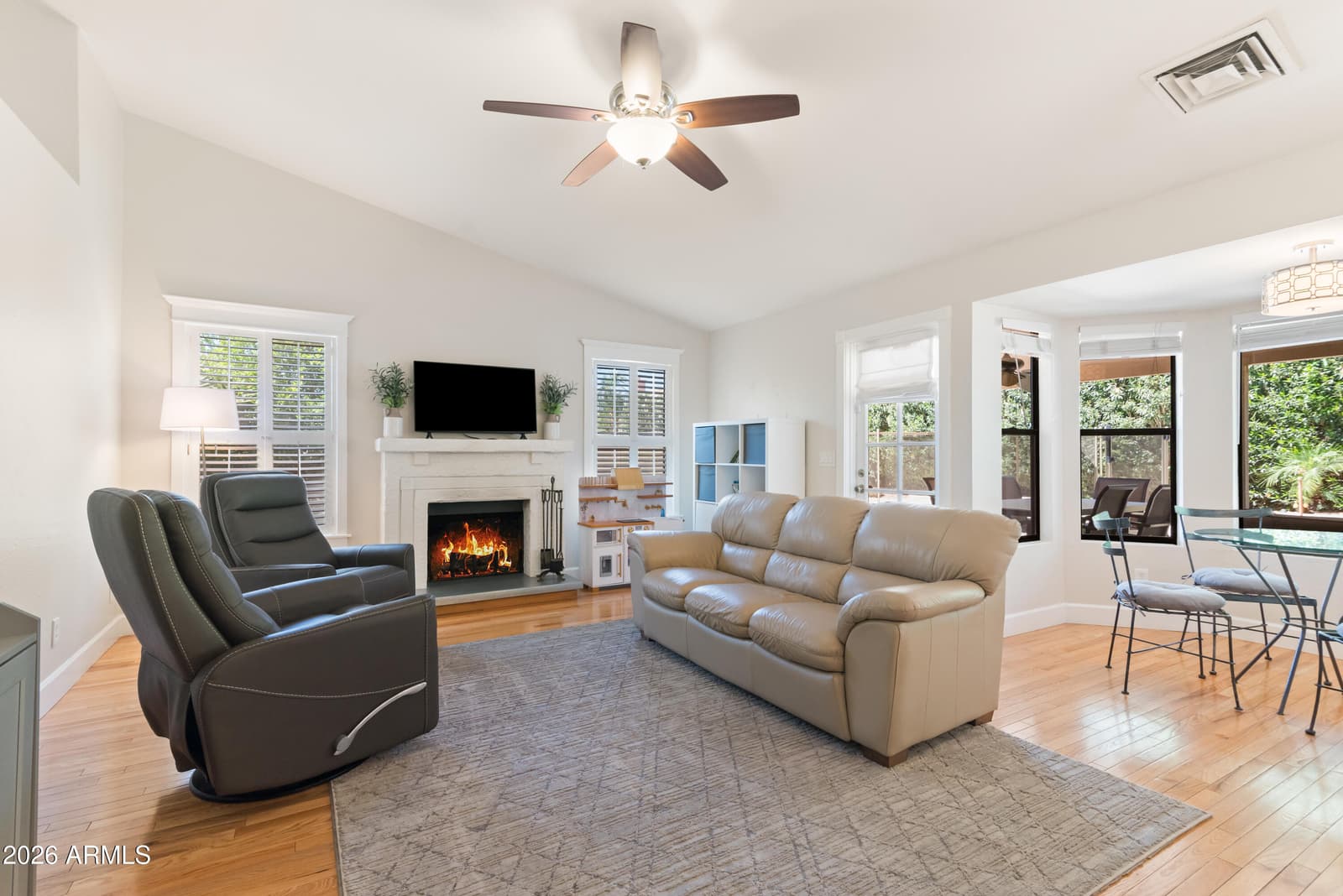 9022 S ASH Avenue, Tempe, AZ 85284 — photo 4 of 45