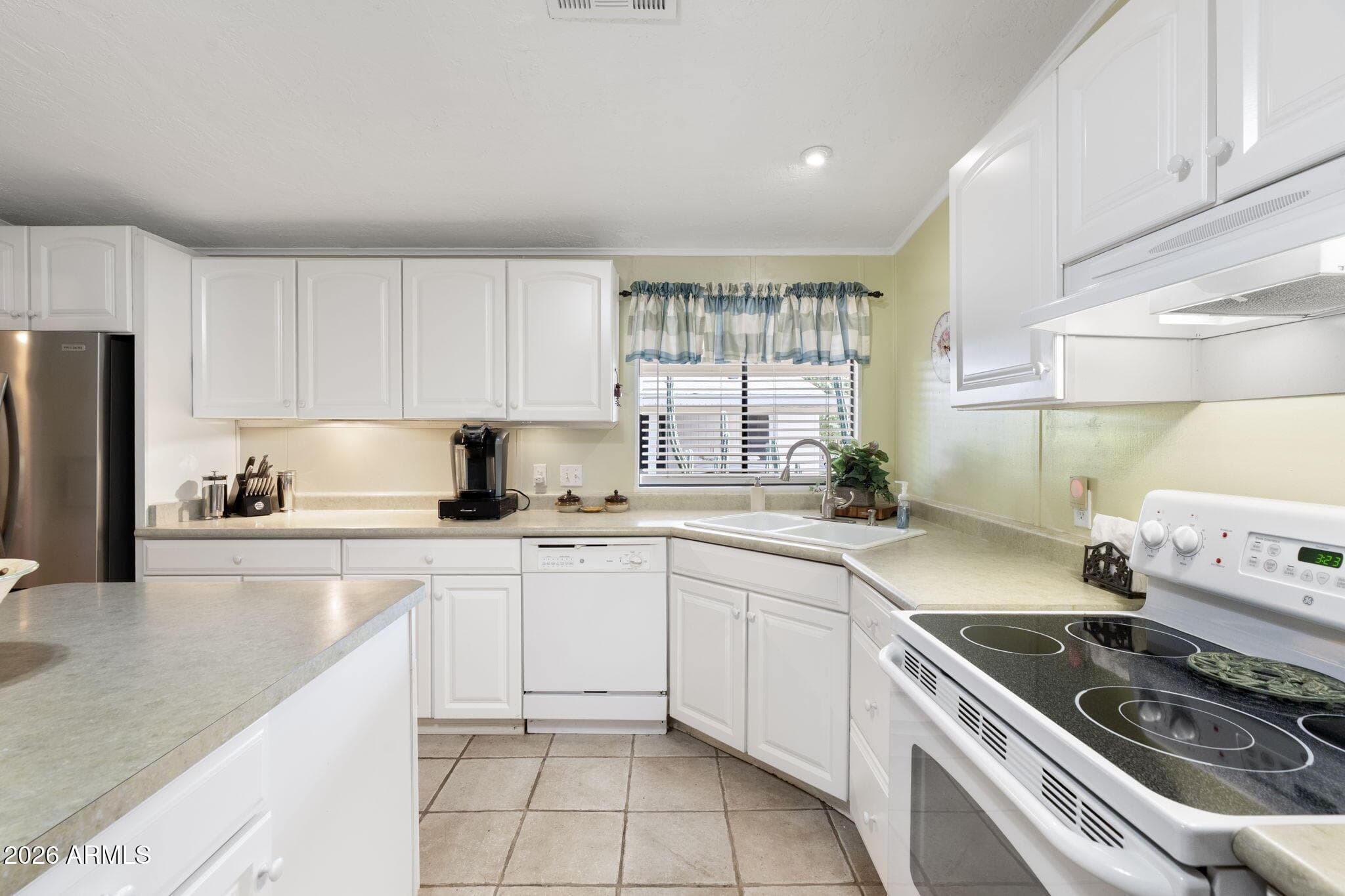 3901 E PINNACLE PEAK RD 405, Phoenix, AZ 85050 — photo 13 of 61