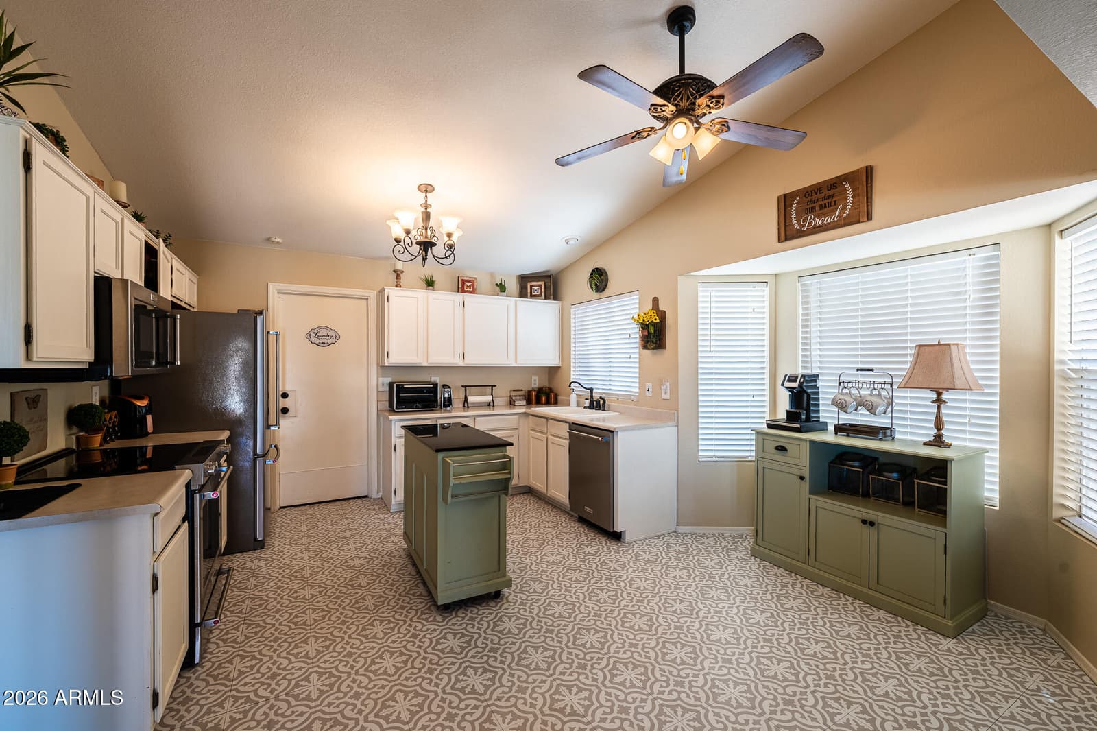 9126 W PORT ROYALE Lane, Peoria, AZ 85381 — photo 9 of 32