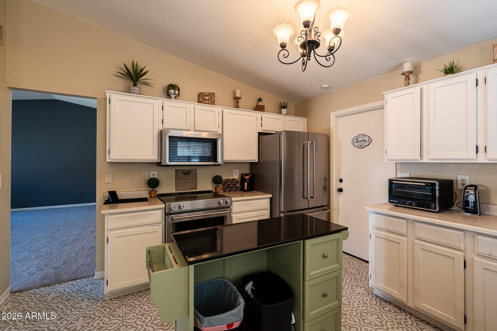9126 W PORT ROYALE Lane, Peoria, AZ 85381 — photo 12 of 32