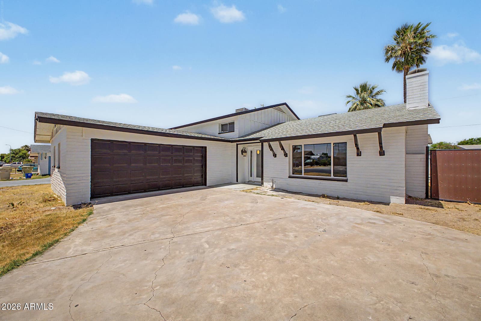4316 W ROSE Lane, Glendale, AZ 85301 — photo 4 of 35